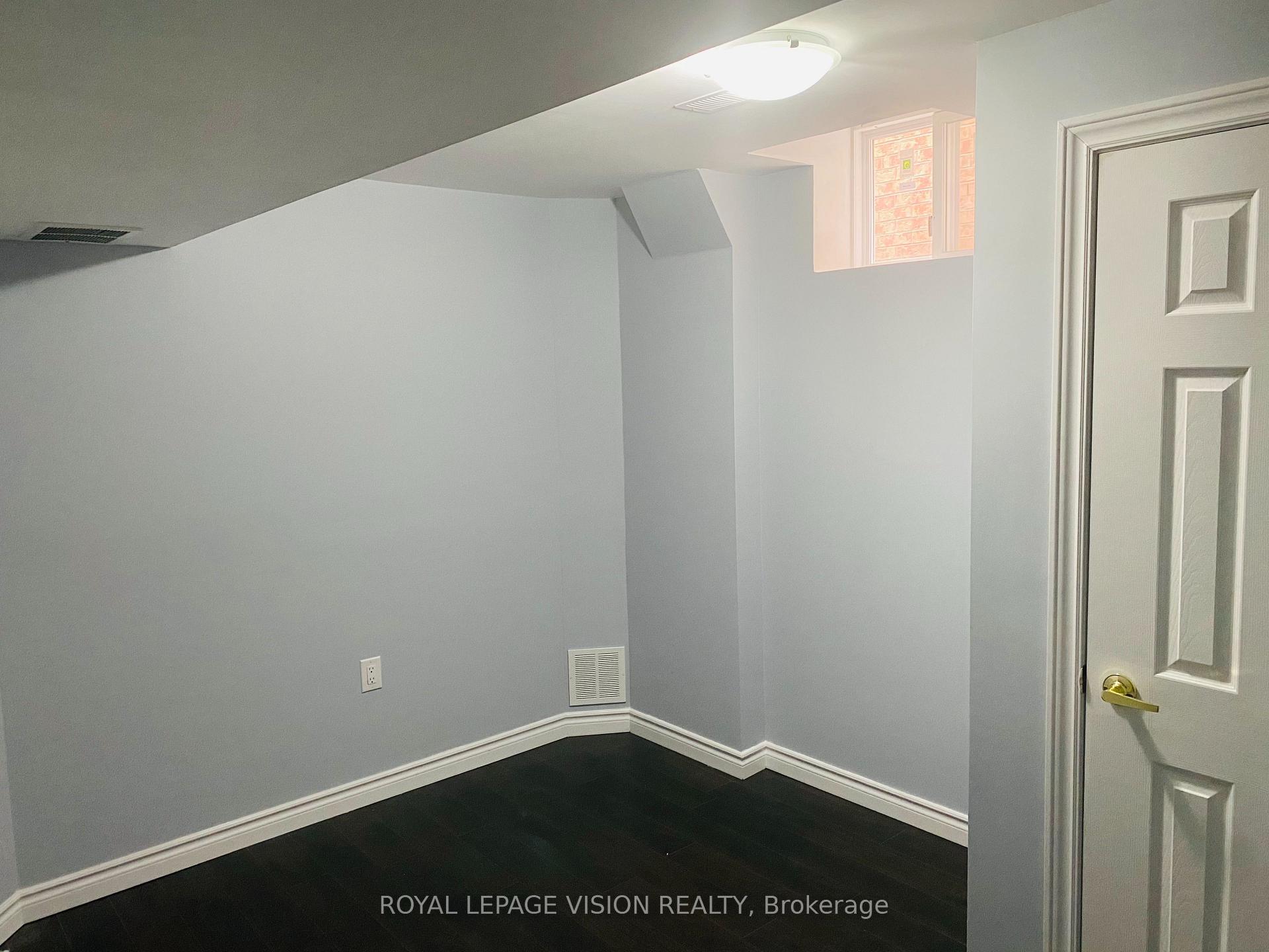 Photo 7 of 10 Germain Crescent, Markham, Box Grove — HOMEH