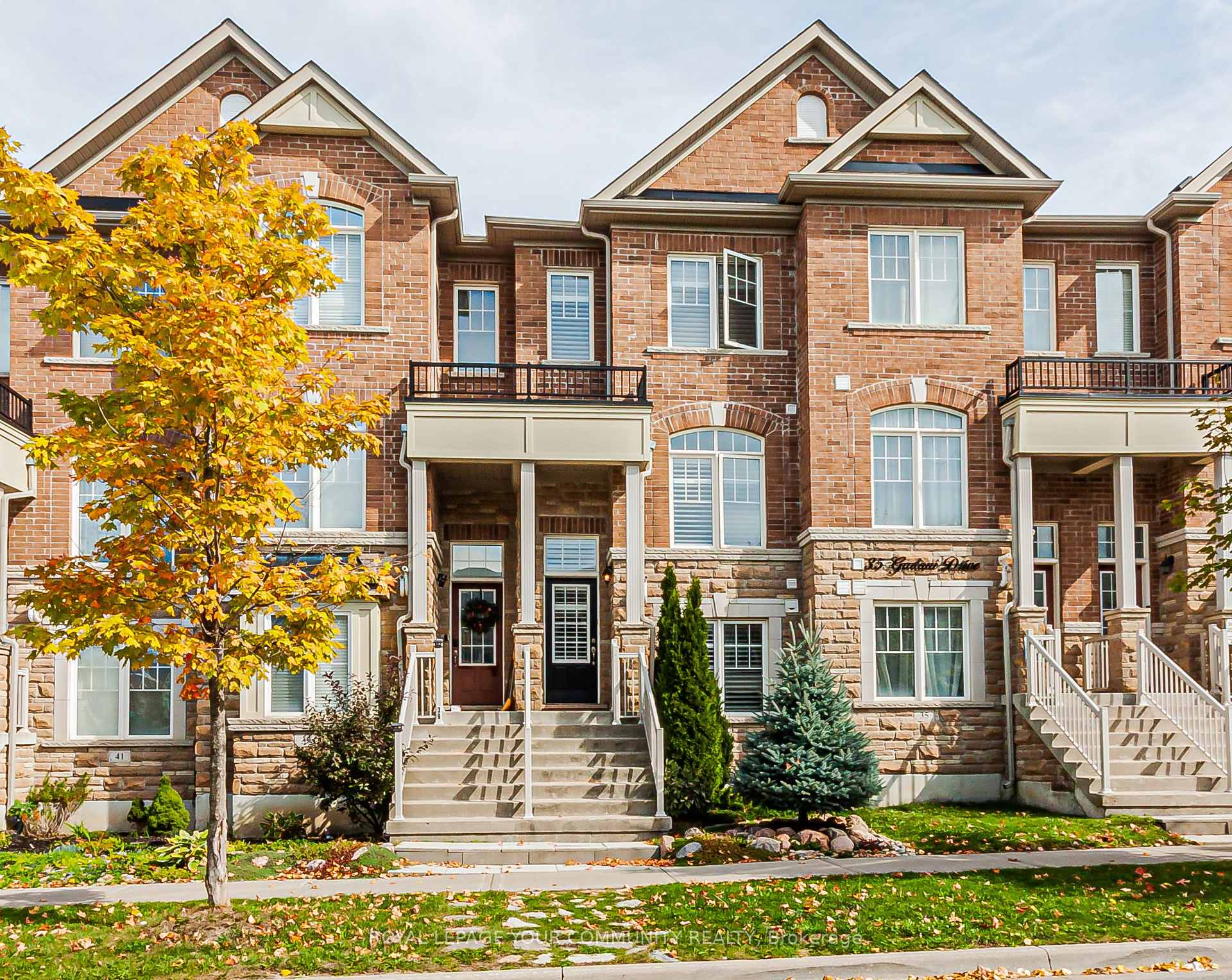 Photo 1 of 37 Gadani Drive, Markham, Greensborough — HOMEH