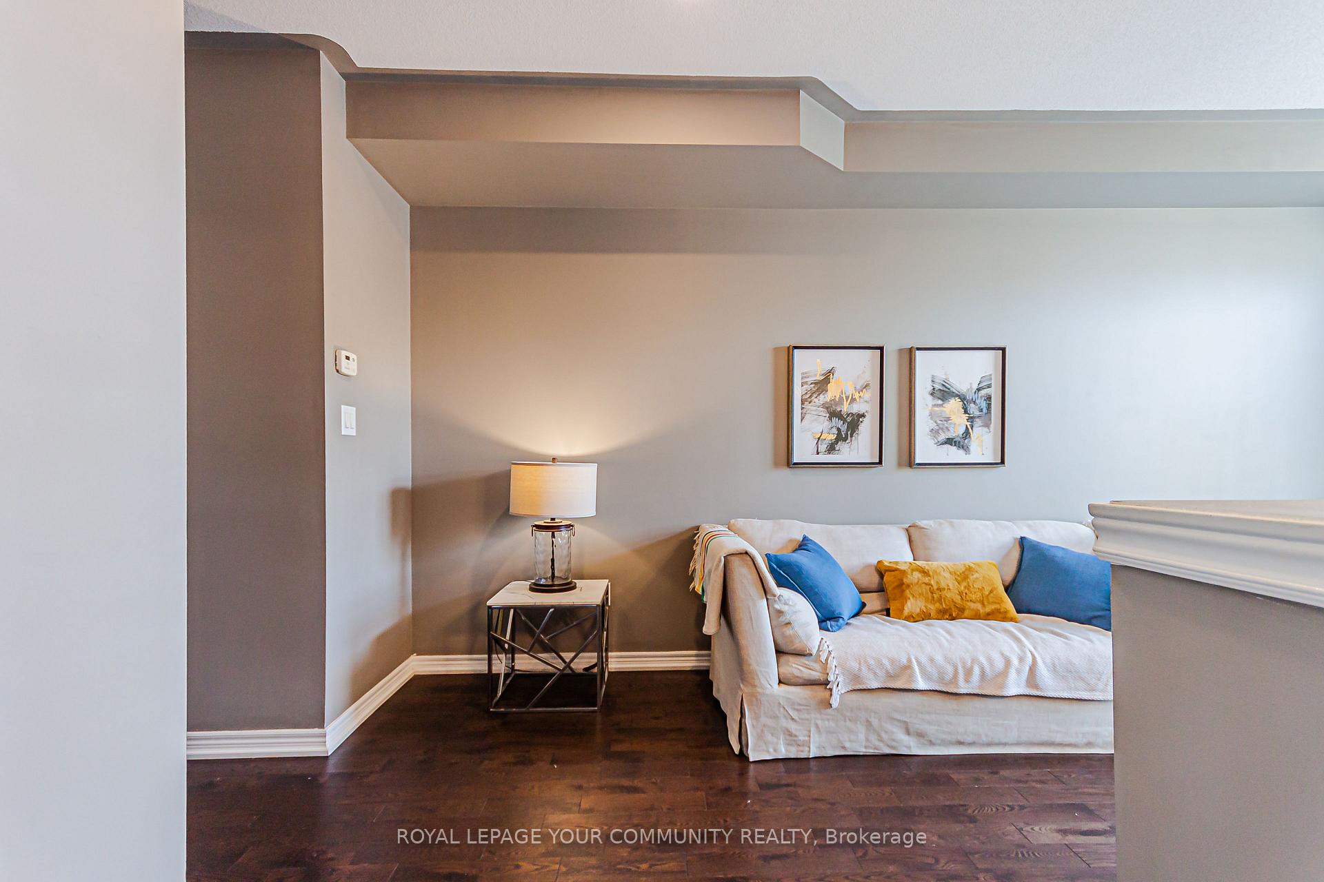 Photo 4 of 37 Gadani Drive, Markham, Greensborough — HOMEH