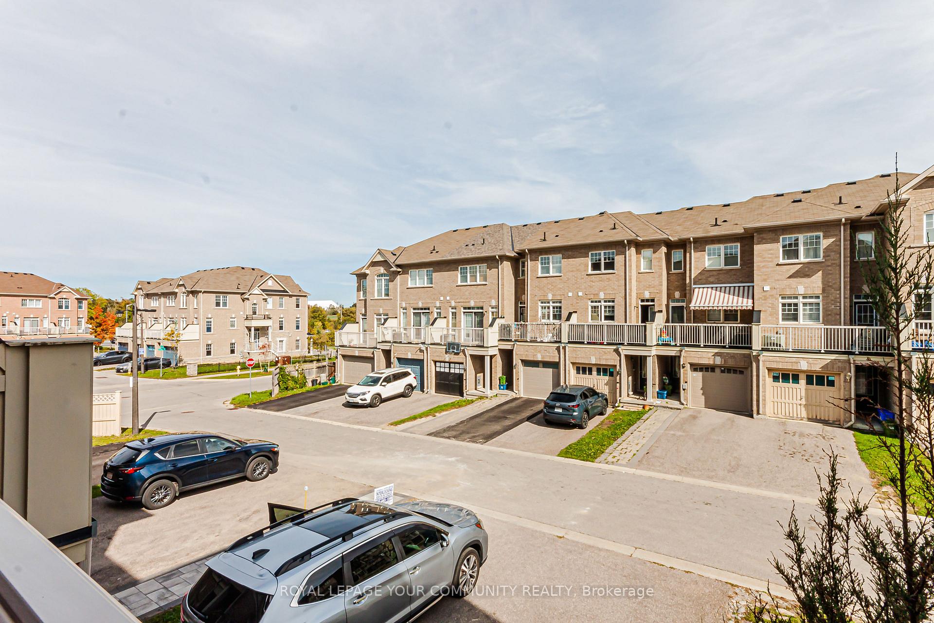 Photo 16 of 37 Gadani Drive, Markham, Greensborough — HOMEH