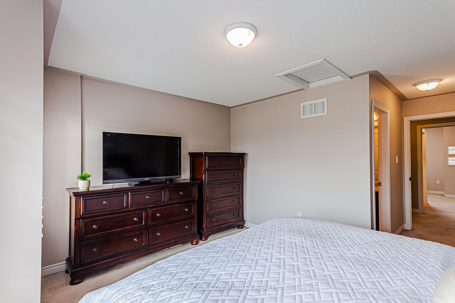 Photo 23 of 37 Gadani Drive, Markham, Greensborough — HOMEH
