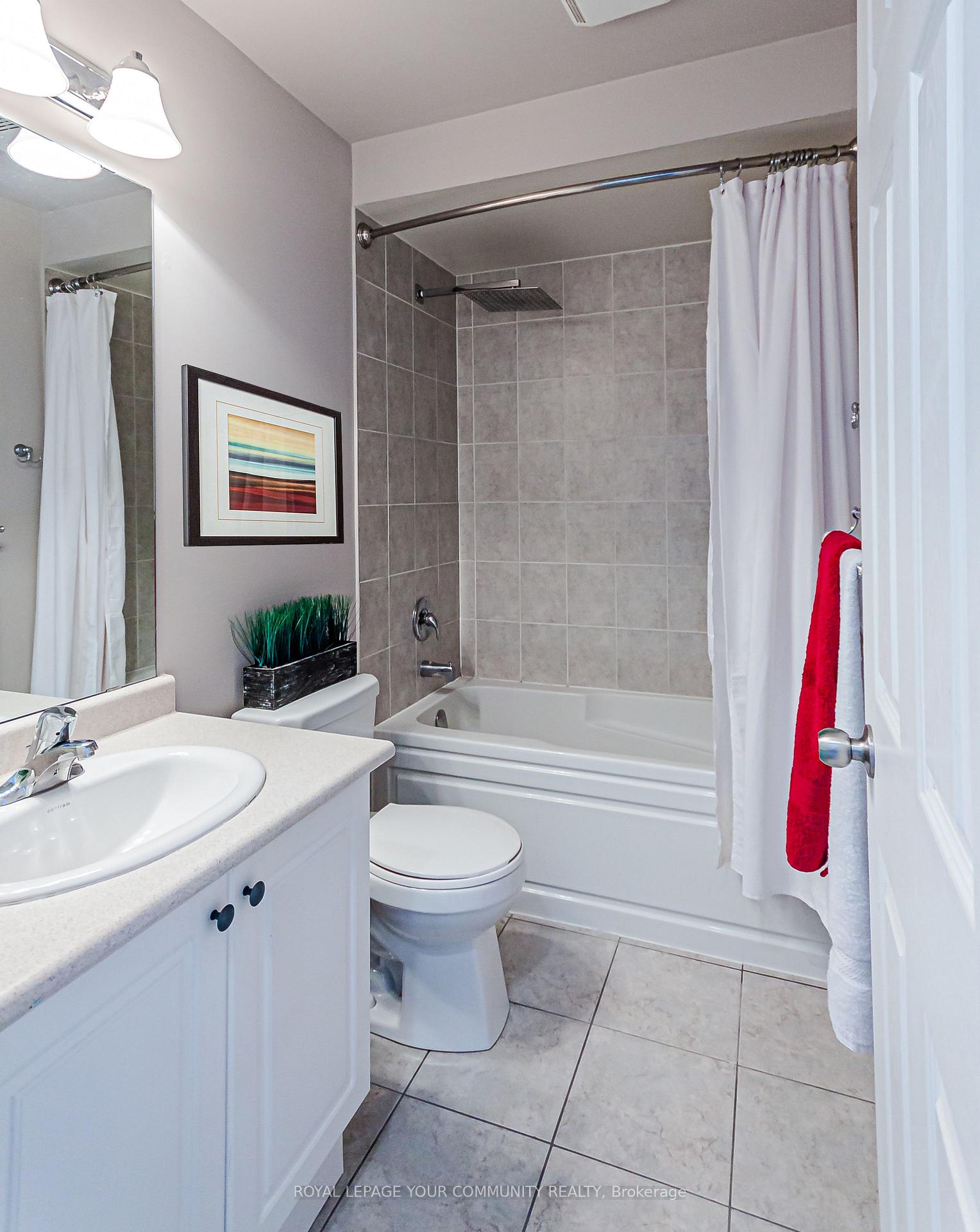Photo 27 of 37 Gadani Drive, Markham, Greensborough — HOMEH