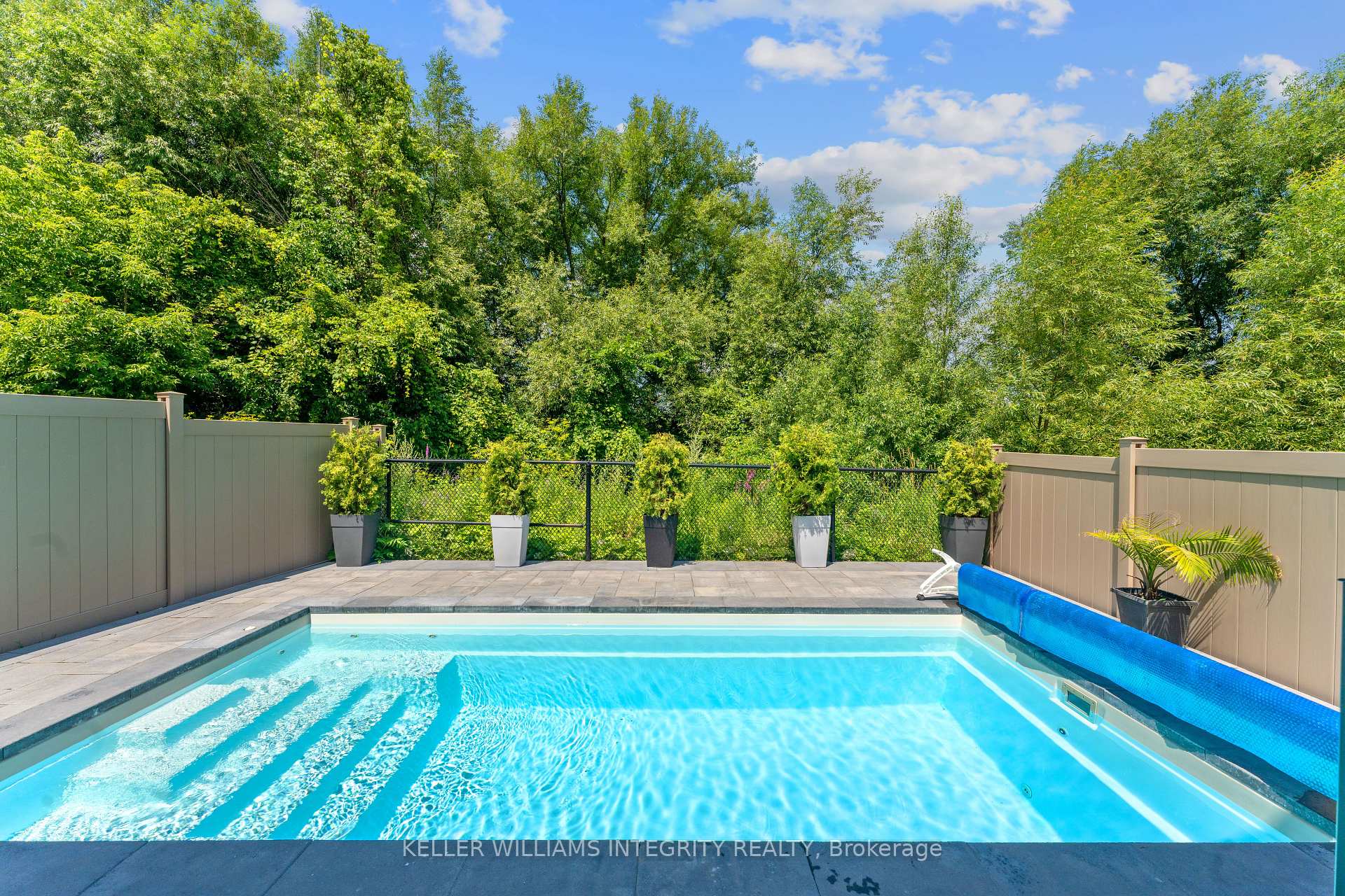 Photo 3 of 65 Baldcypress Way, Ottawa, Kanata - Emerald Meadows/Trailwest — HOMEH