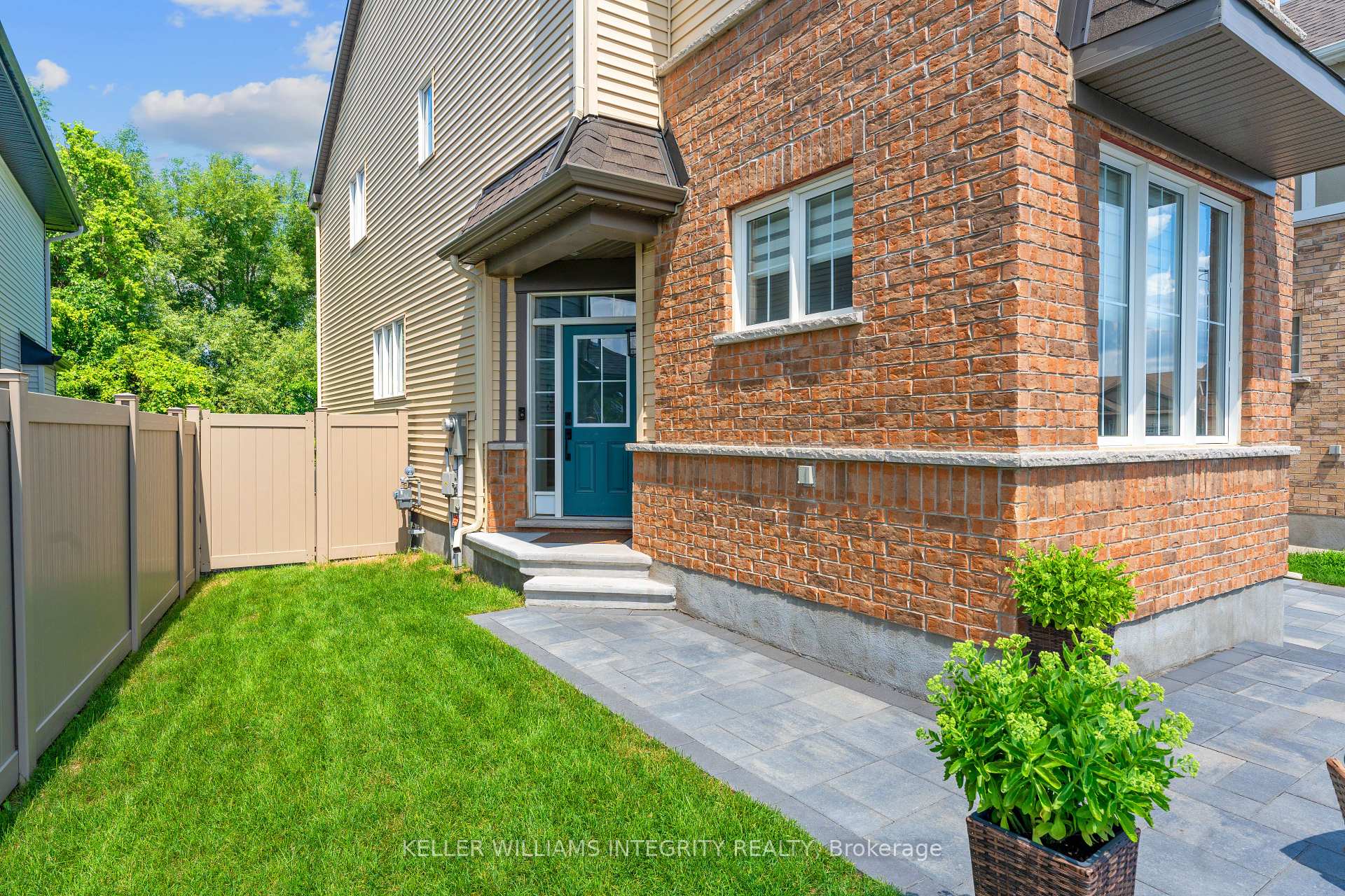 Photo 4 of 65 Baldcypress Way, Ottawa, Kanata - Emerald Meadows/Trailwest — HOMEH