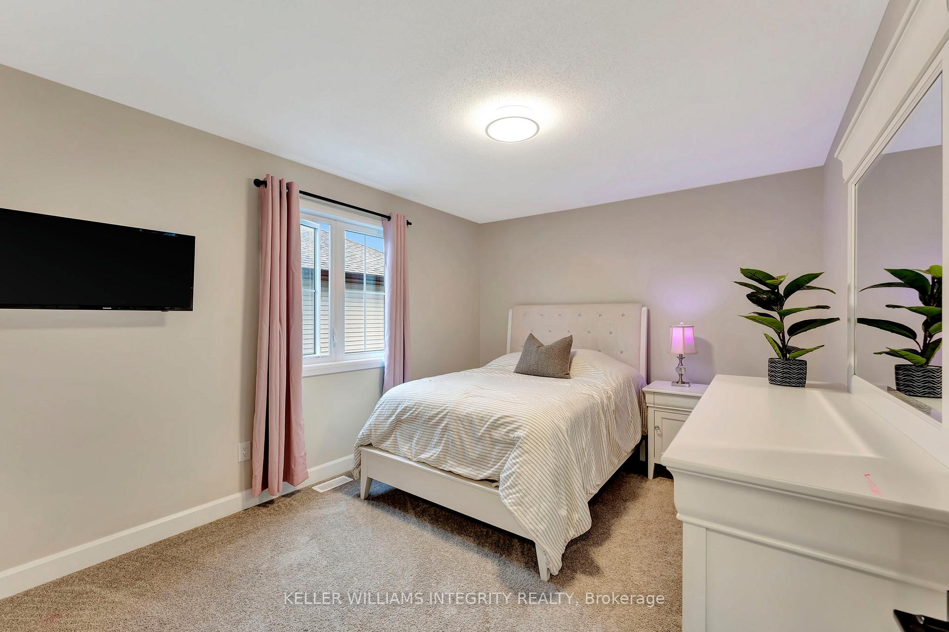 Photo 37 of 65 Baldcypress Way, Ottawa, Kanata - Emerald Meadows/Trailwest — HOMEH