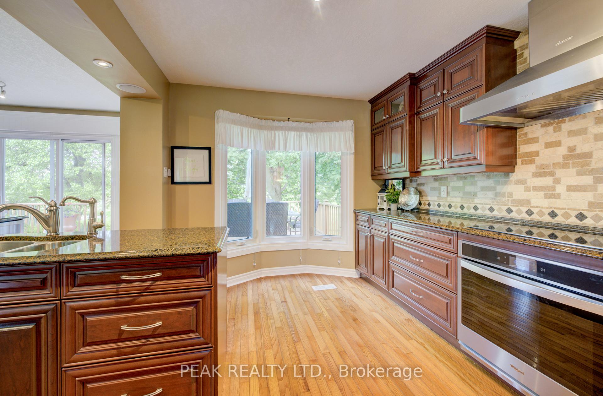 Photo 10 of 19 Old Park Lane, Kitchener — HOMEH