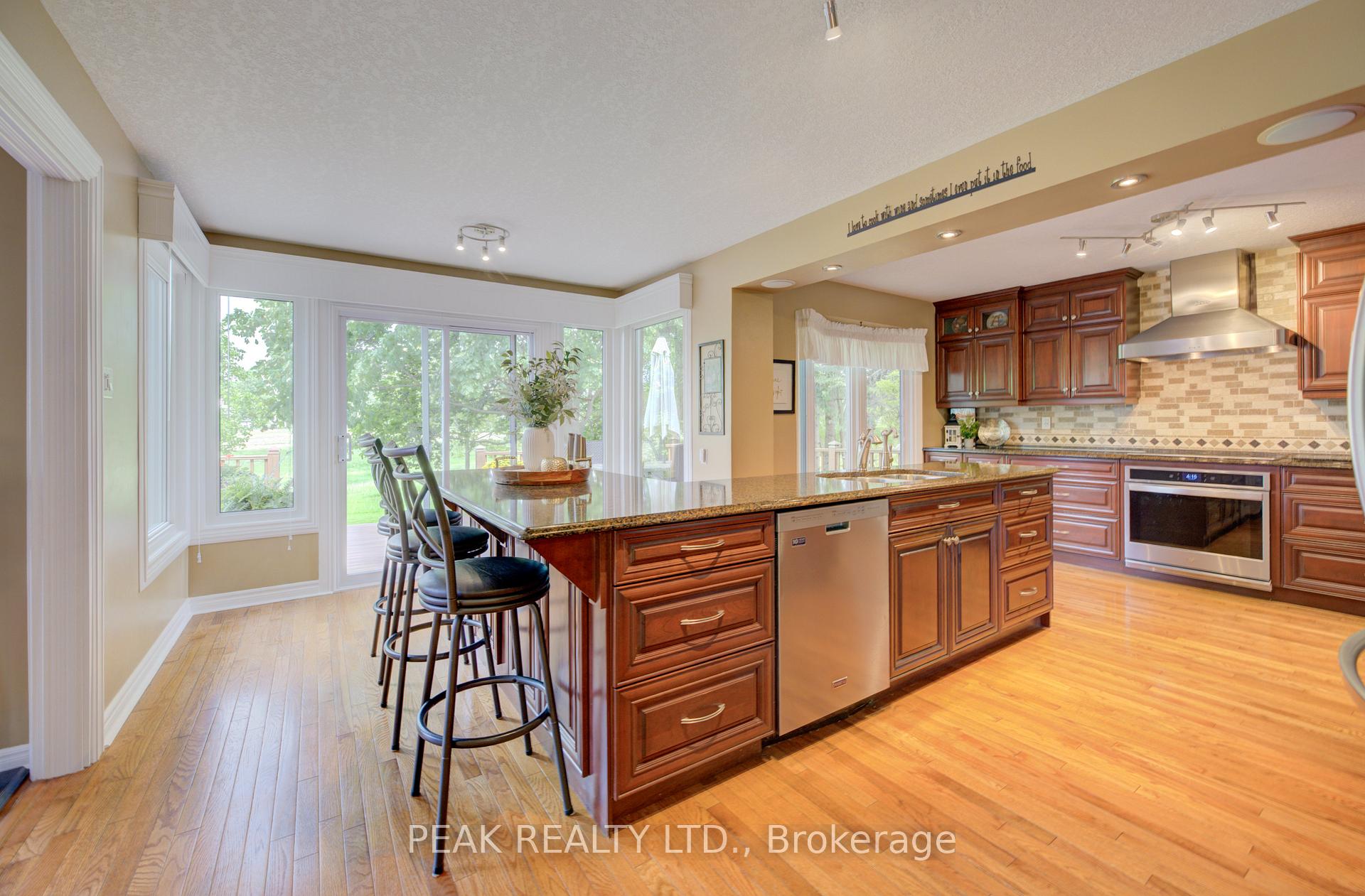 Photo 16 of 19 Old Park Lane, Kitchener — HOMEH