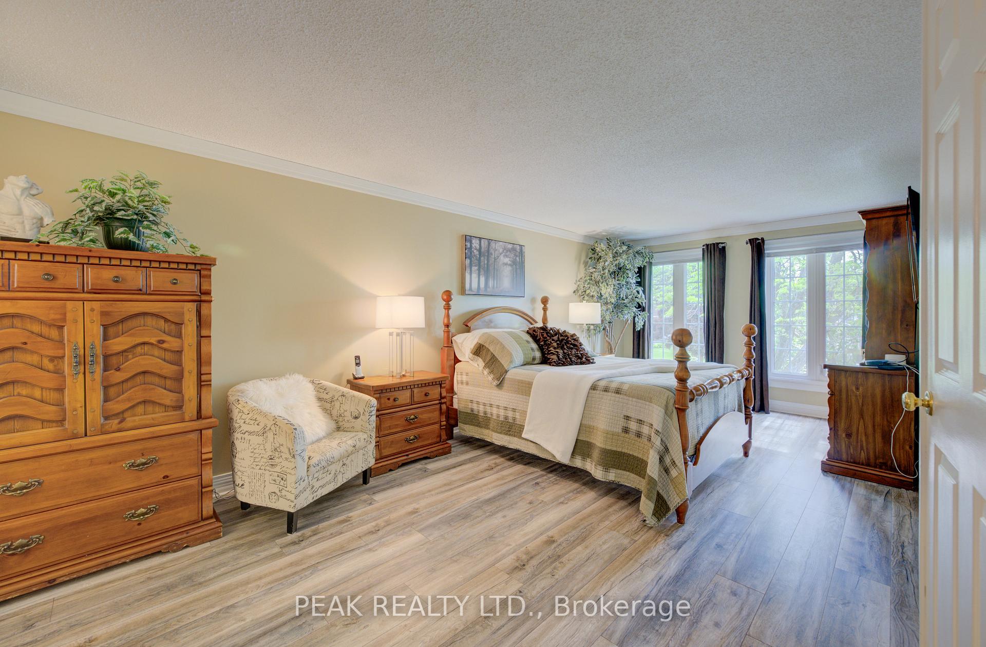 Photo 25 of 19 Old Park Lane, Kitchener — HOMEH