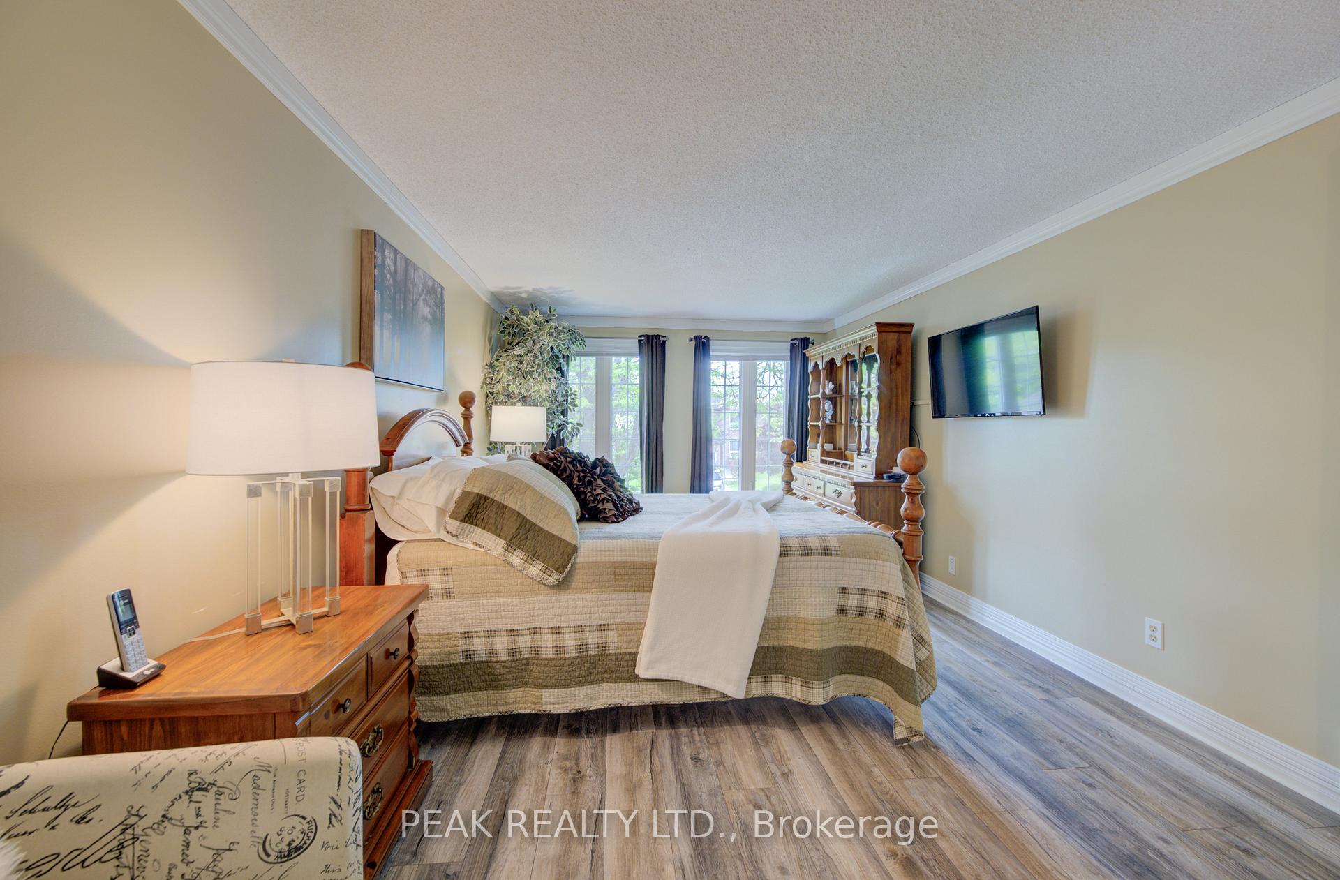 Photo 26 of 19 Old Park Lane, Kitchener — HOMEH