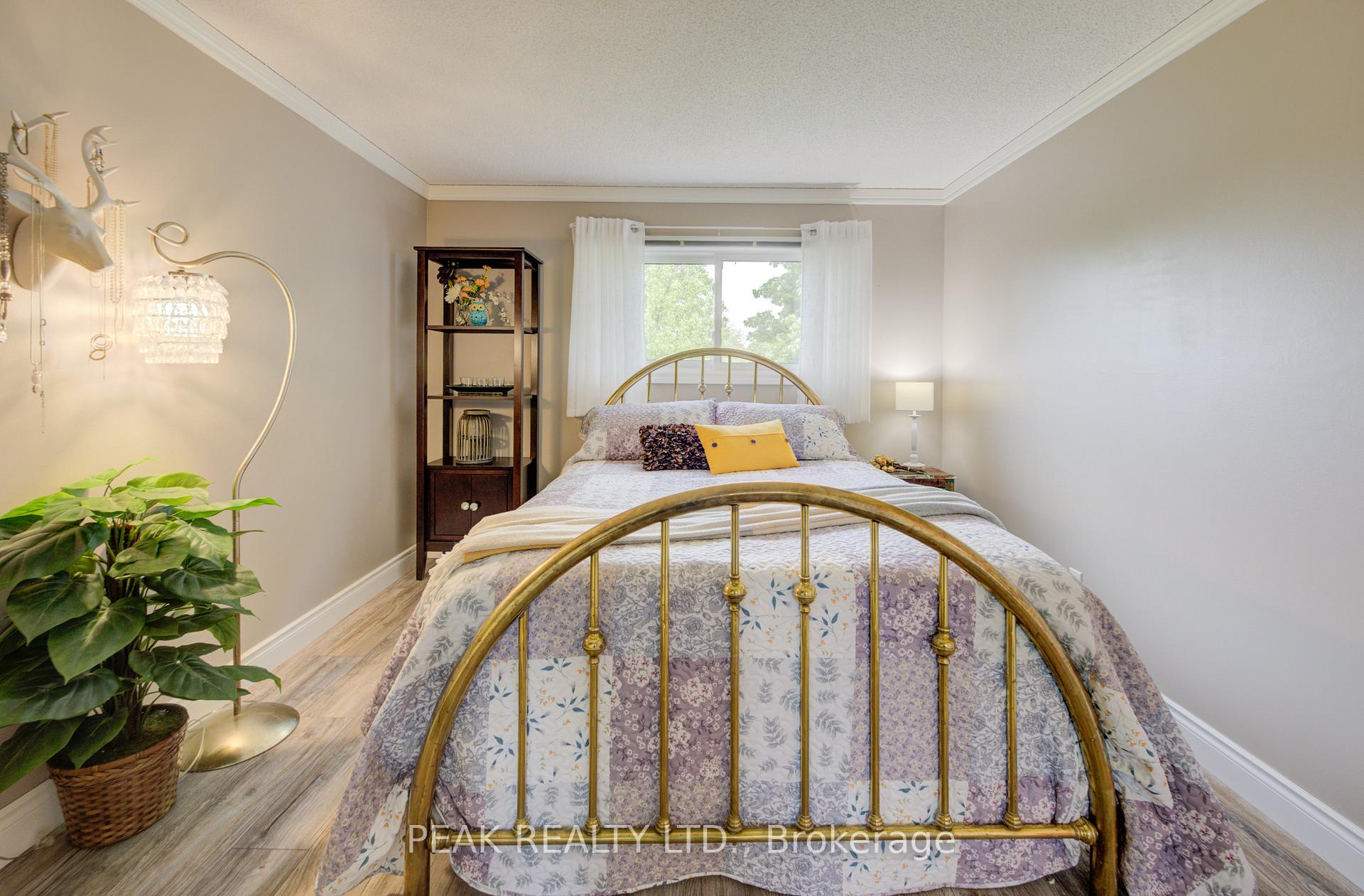 Photo 29 of 19 Old Park Lane, Kitchener — HOMEH