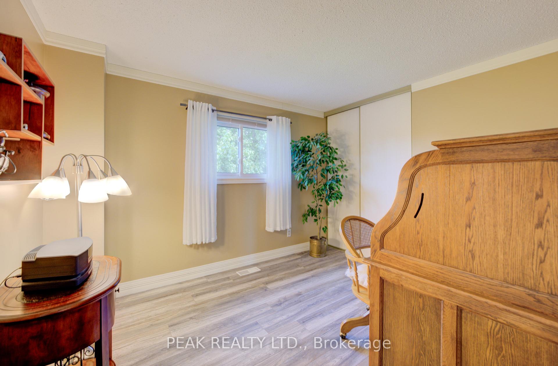 Photo 30 of 19 Old Park Lane, Kitchener — HOMEH