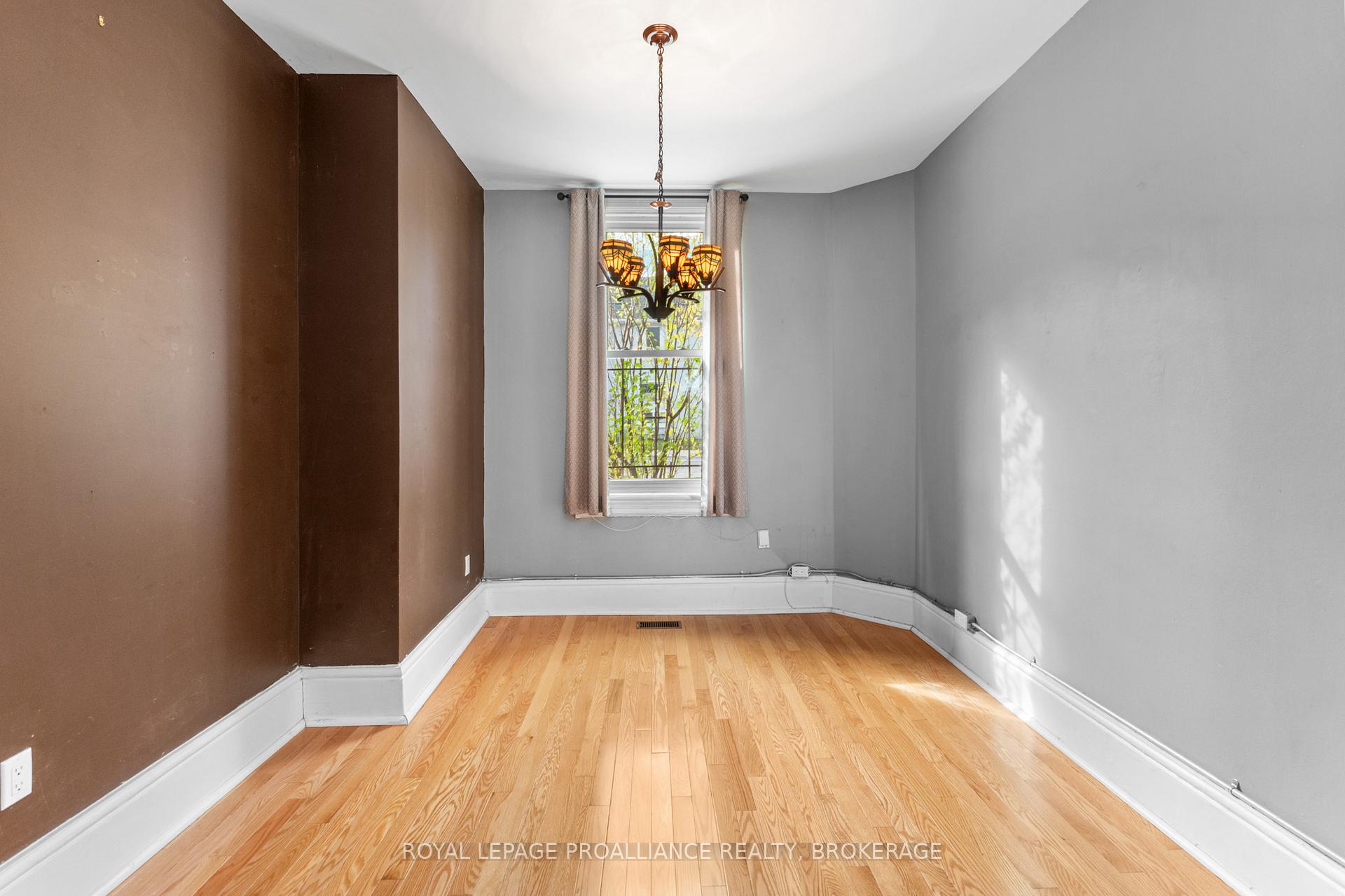 Photo 7 of 153 Montreal Street, Kingston, East of Sir John A. Blvd — HOMEH