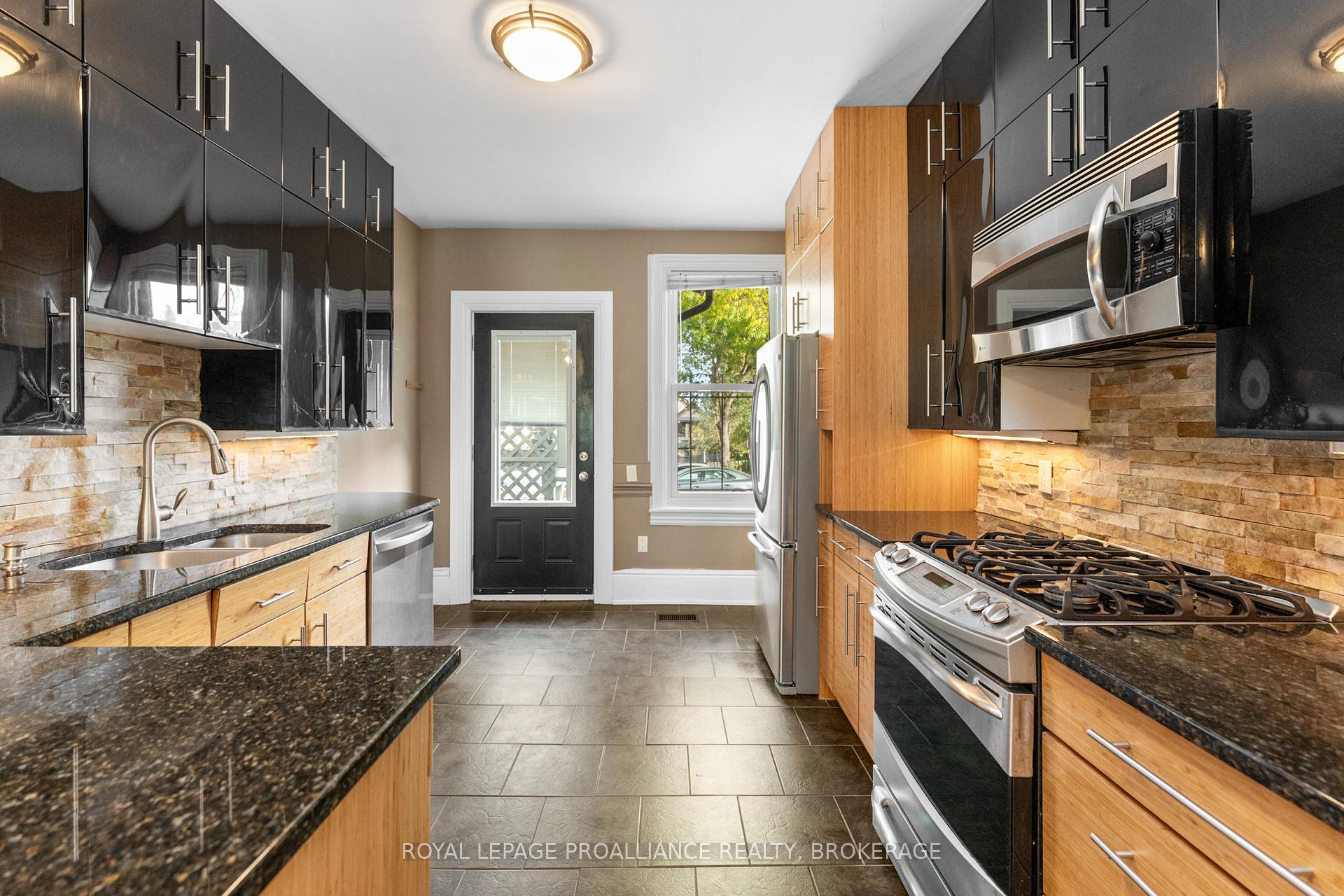 Photo 12 of 153 Montreal Street, Kingston, East of Sir John A. Blvd — HOMEH