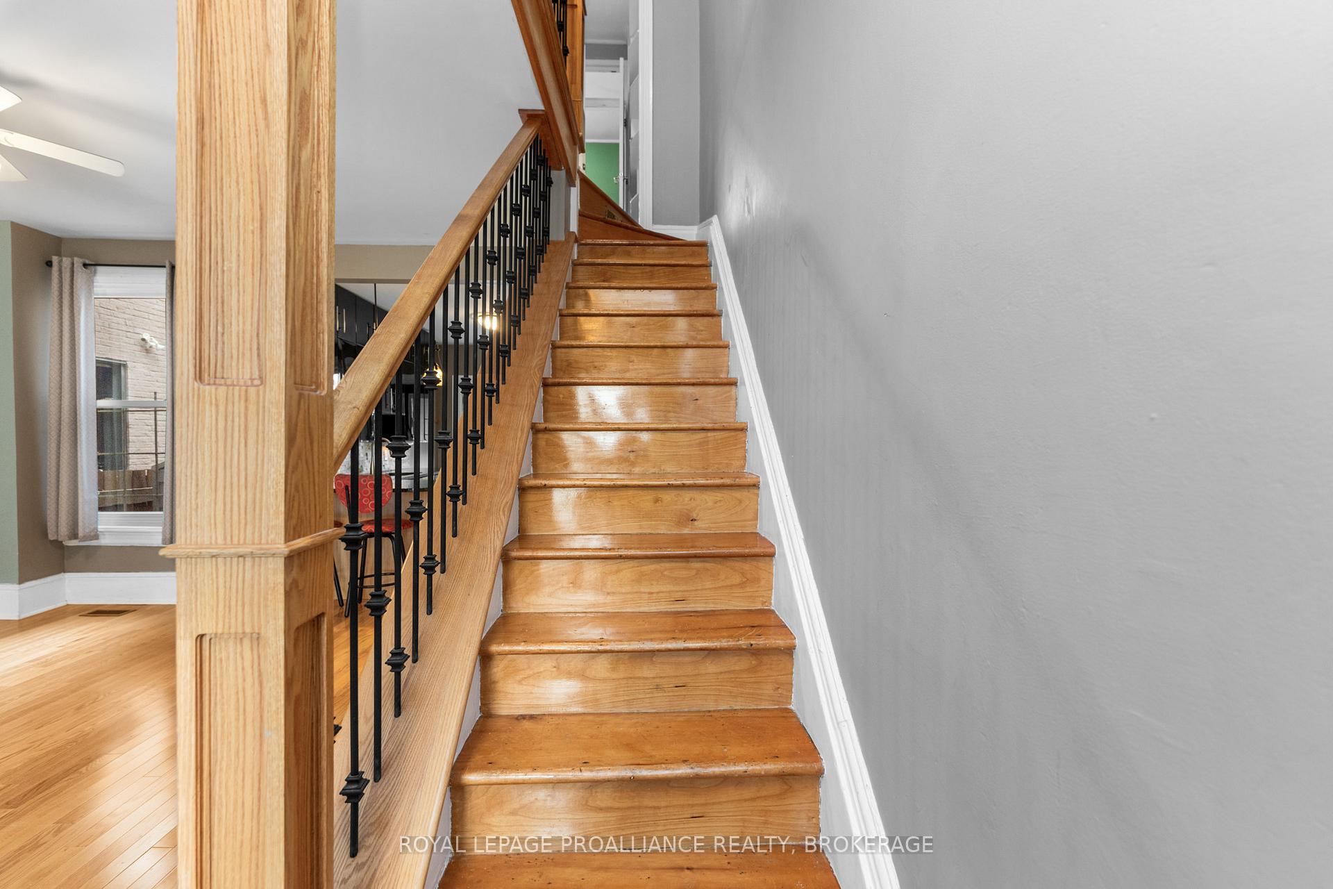 Photo 17 of 153 Montreal Street, Kingston, East of Sir John A. Blvd — HOMEH