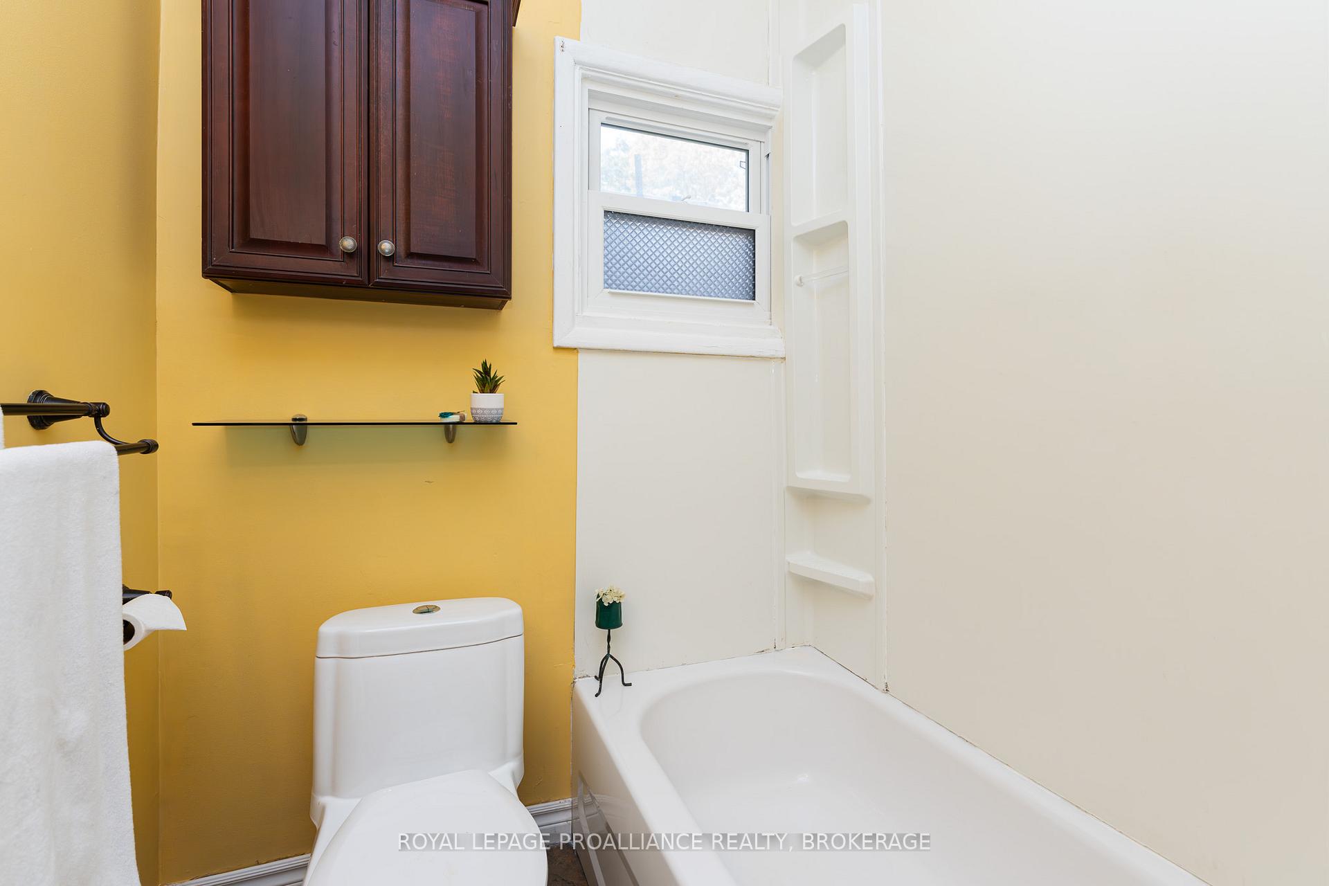 Photo 19 of 153 Montreal Street, Kingston, East of Sir John A. Blvd — HOMEH