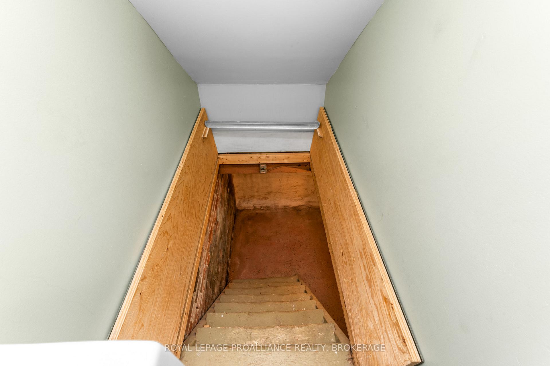 Photo 37 of 153 Montreal Street, Kingston, East of Sir John A. Blvd — HOMEH