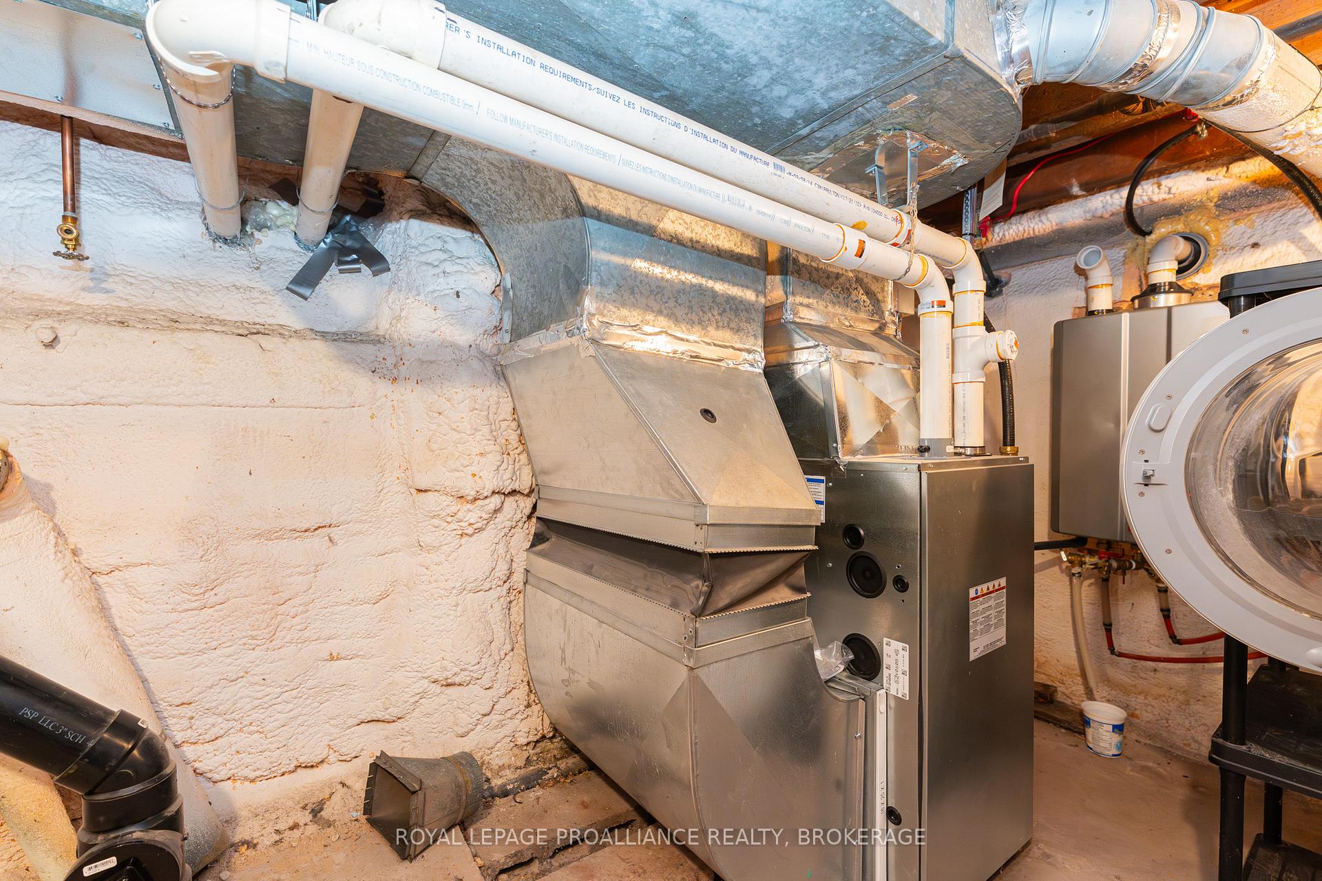 Photo 41 of 153 Montreal Street, Kingston, East of Sir John A. Blvd — HOMEH