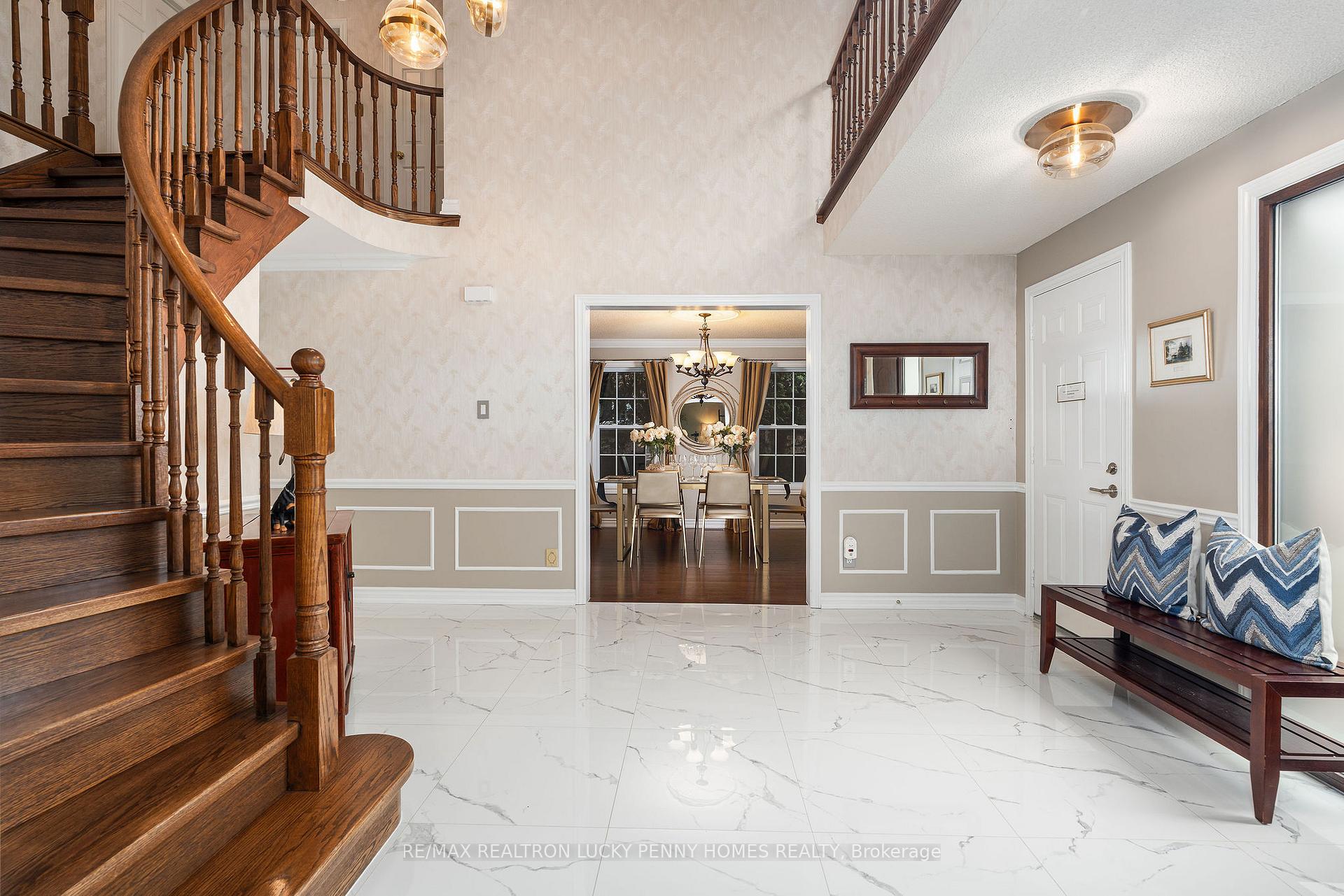 Photo 9 of 124 Aitken Circle, Markham, Unionville — HOMEH