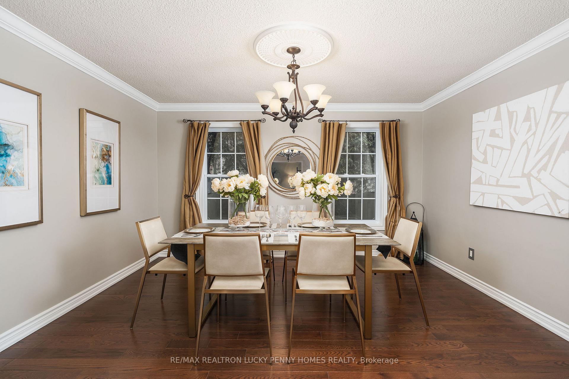 Photo 10 of 124 Aitken Circle, Markham, Unionville — HOMEH