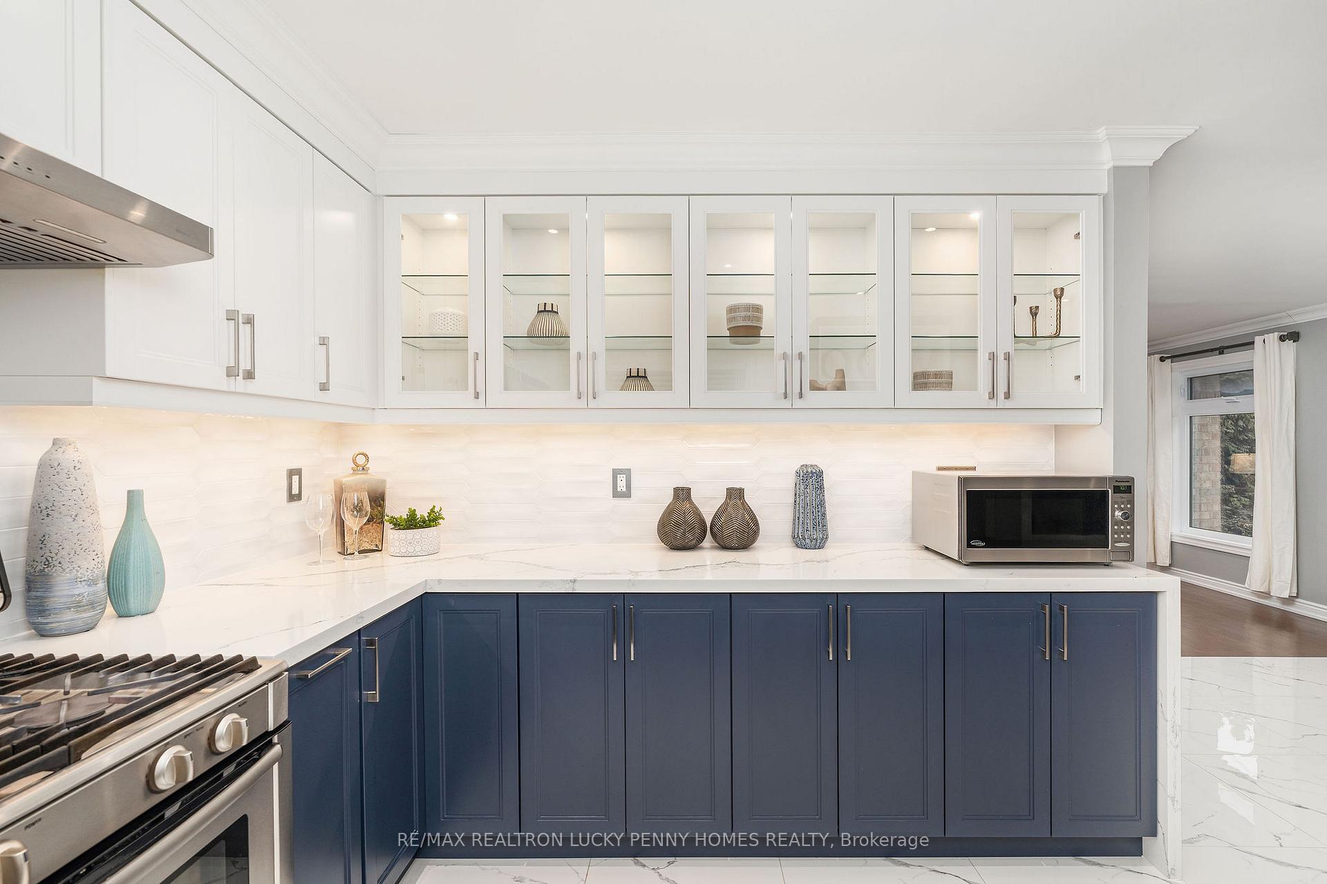Photo 17 of 124 Aitken Circle, Markham, Unionville — HOMEH