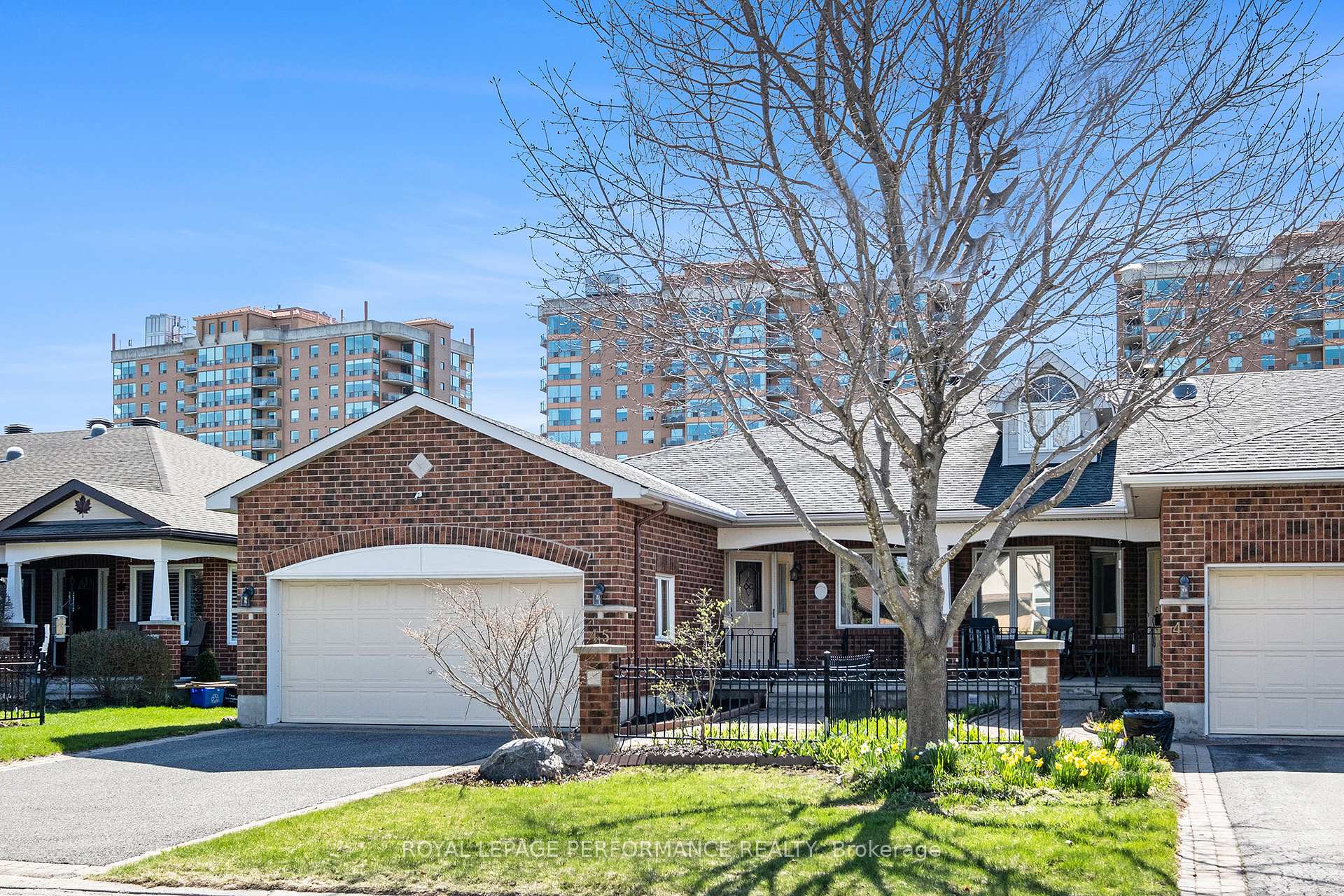 Photo 2 of 45 Coulson Court, Ottawa, Kanata - Kanata Lakes/Heritage Hills — HOMEH