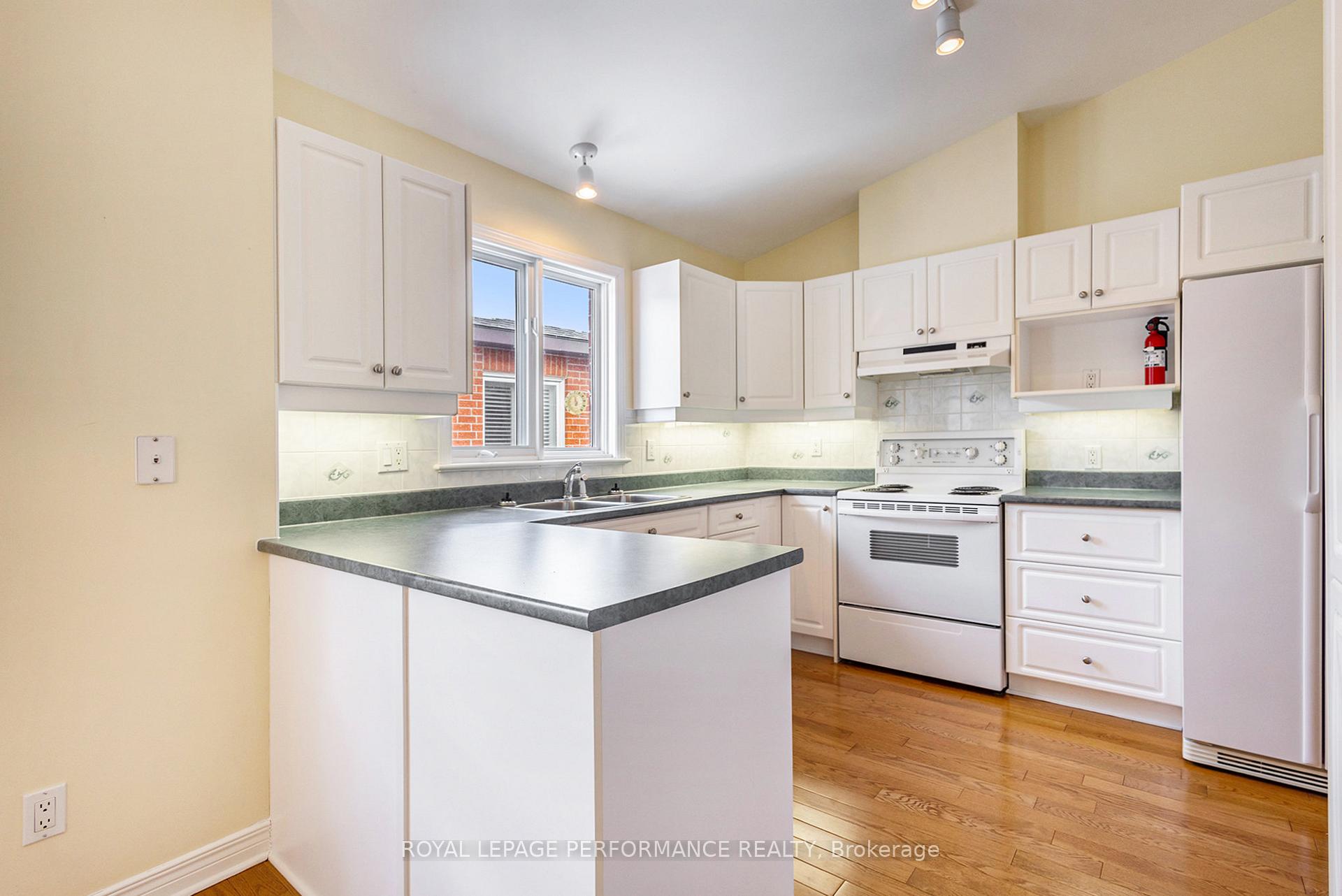 Photo 9 of 45 Coulson Court, Ottawa, Kanata - Kanata Lakes/Heritage Hills — HOMEH