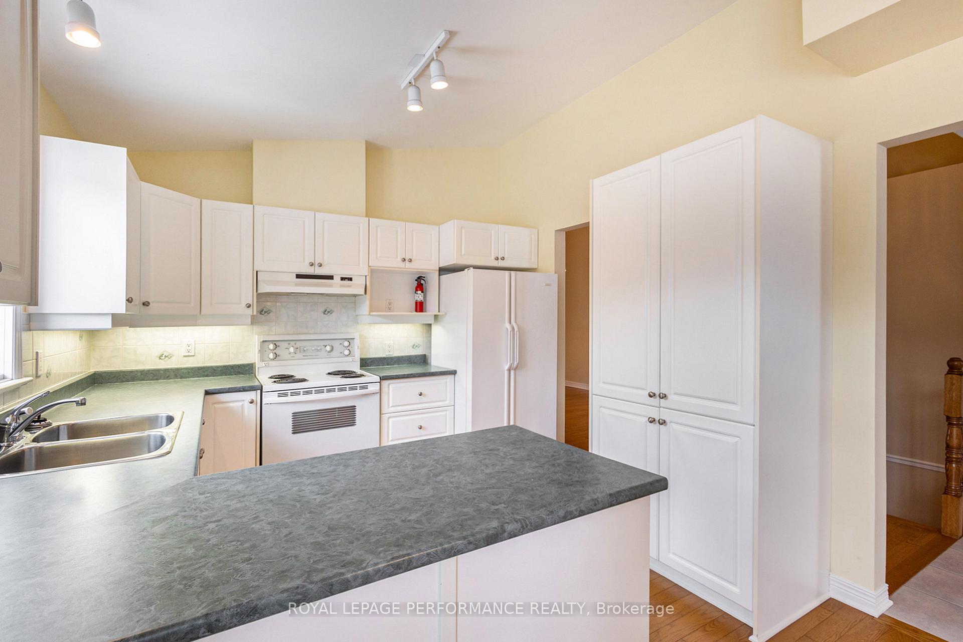 Photo 10 of 45 Coulson Court, Ottawa, Kanata - Kanata Lakes/Heritage Hills — HOMEH