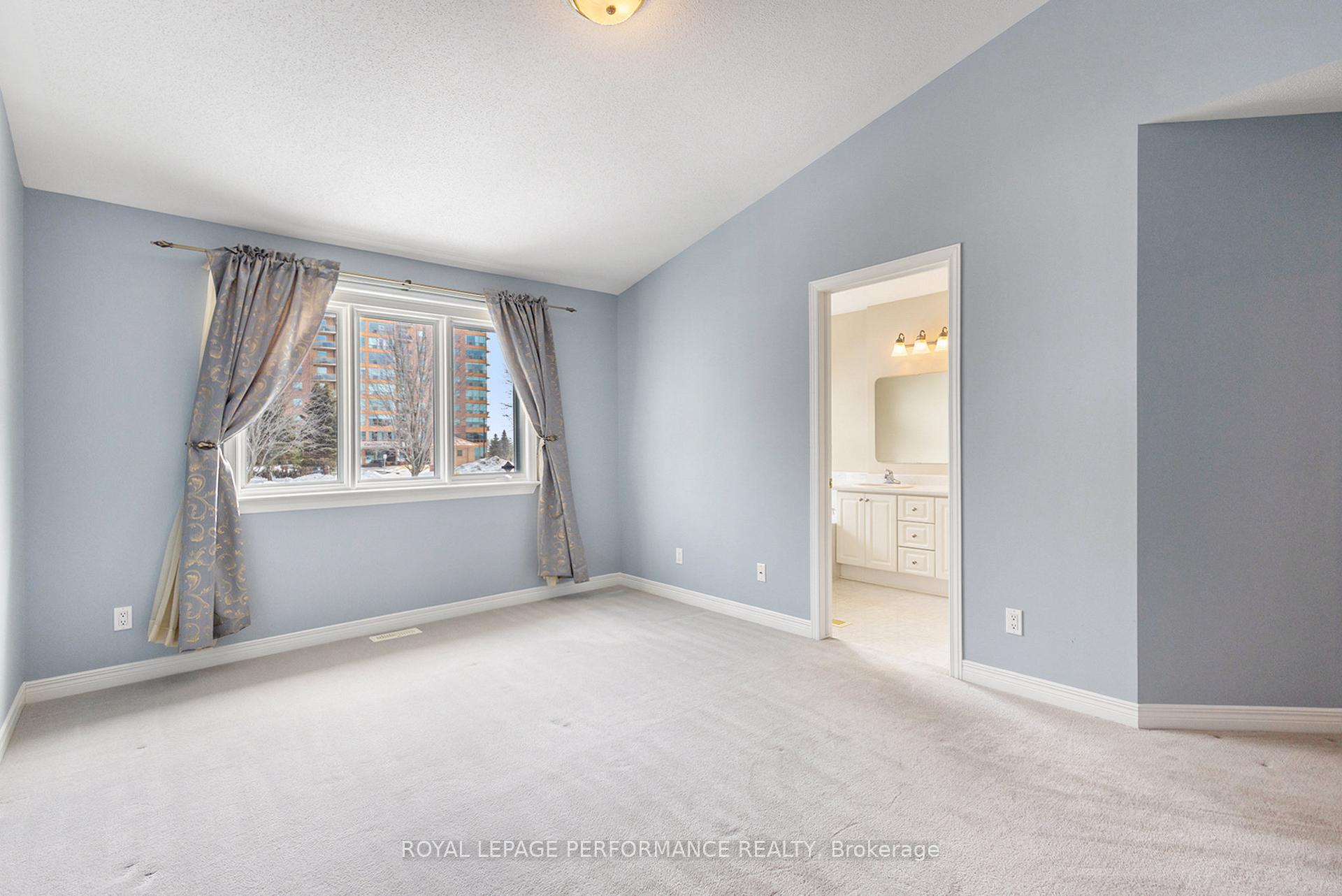 Photo 13 of 45 Coulson Court, Ottawa, Kanata - Kanata Lakes/Heritage Hills — HOMEH