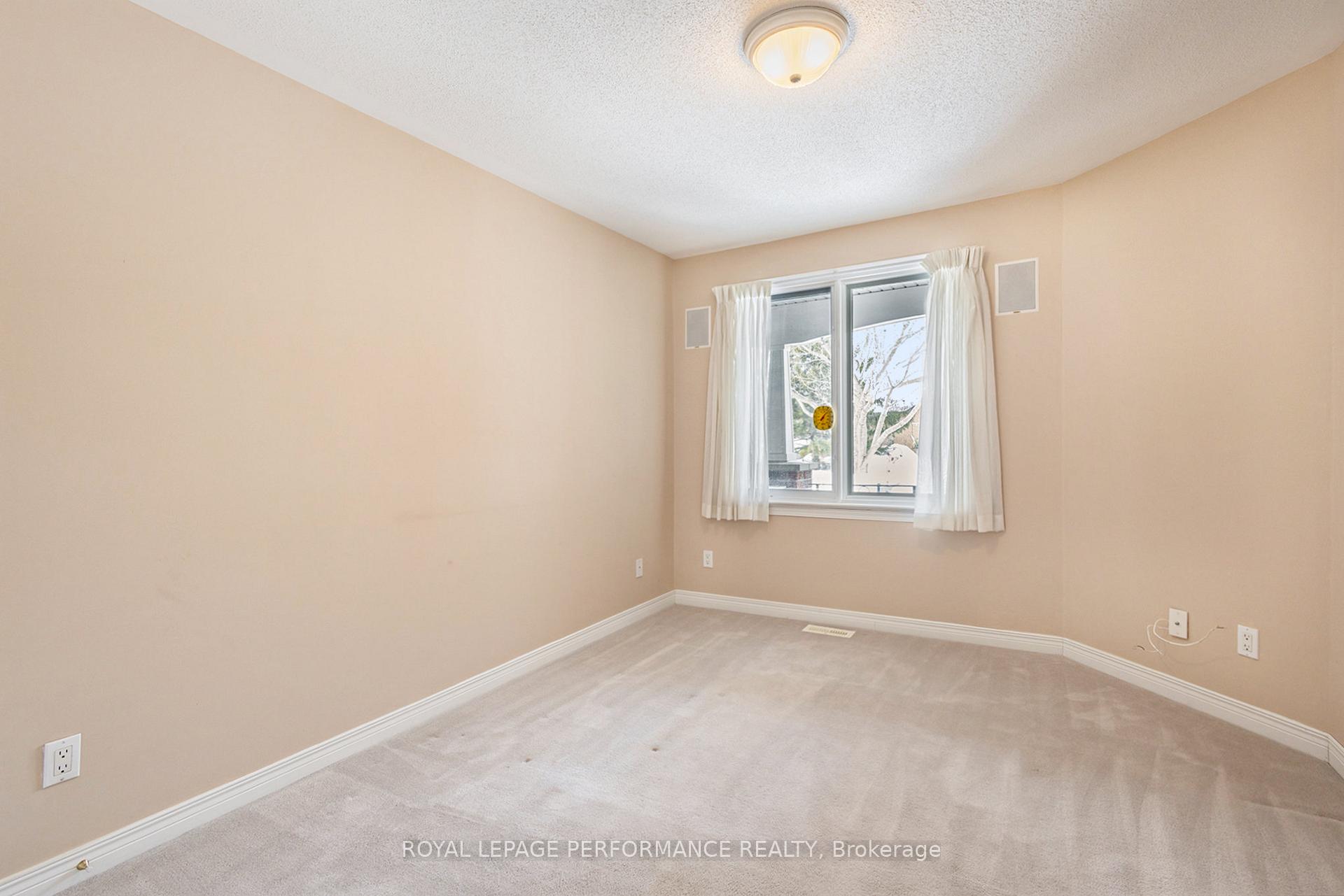 Photo 16 of 45 Coulson Court, Ottawa, Kanata - Kanata Lakes/Heritage Hills — HOMEH