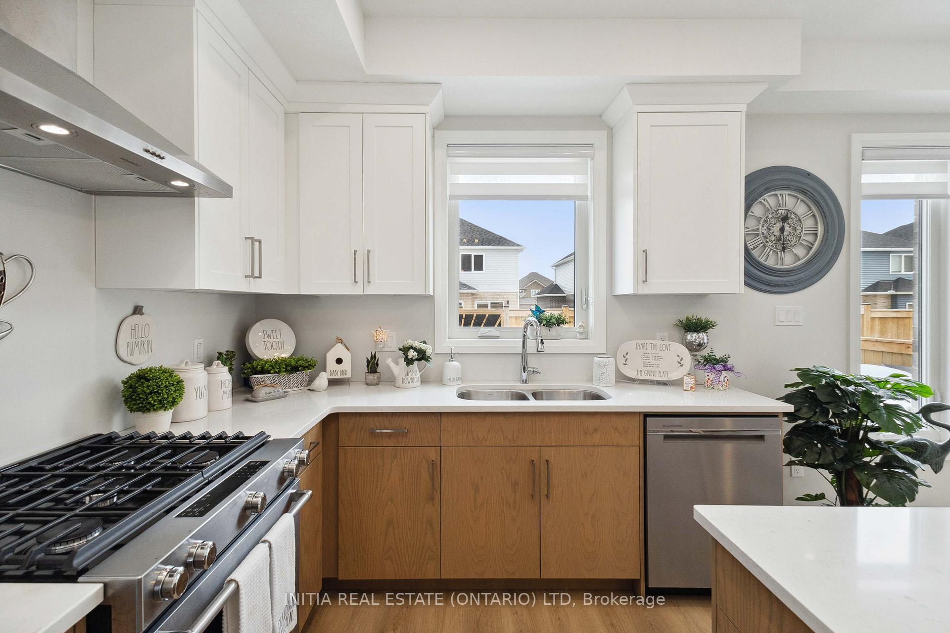 Photo 17 of Unit 110, 93 Stonefield Lane, Middlesex Centre, Ilderton — HOMEH
