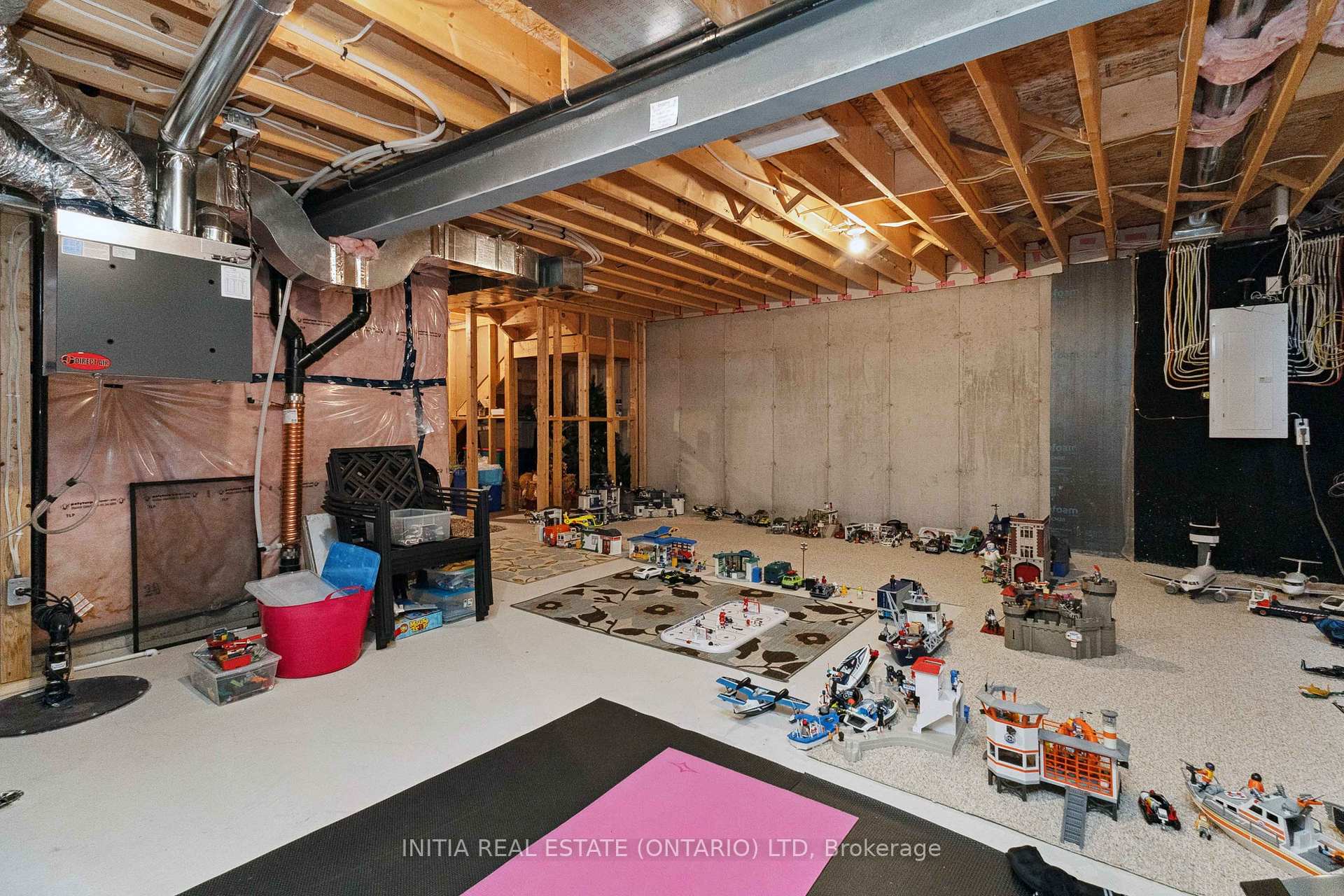 Photo 41 of Unit 110, 93 Stonefield Lane, Middlesex Centre, Ilderton — HOMEH