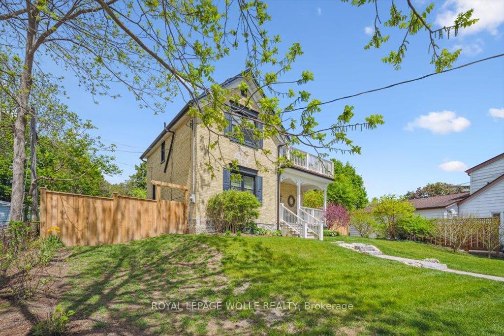 Photo 3 of 110 Wilhelm Street, Kitchener, Mount Hope Huron Park — HOMEH