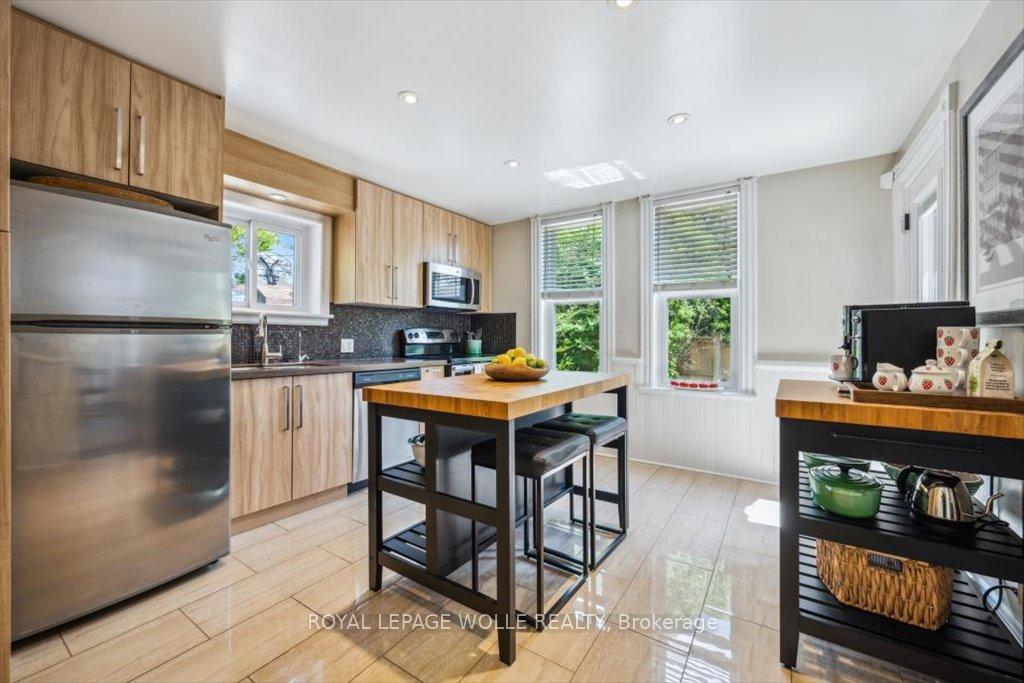 Photo 13 of 110 Wilhelm Street, Kitchener, Mount Hope Huron Park — HOMEH