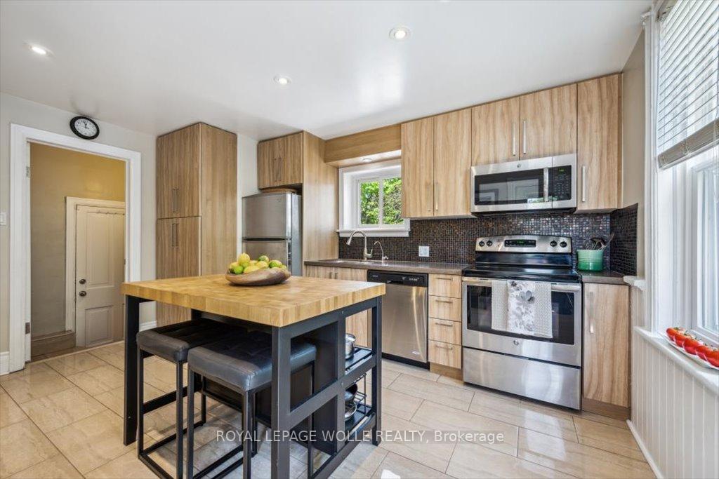 Photo 14 of 110 Wilhelm Street, Kitchener, Mount Hope Huron Park — HOMEH