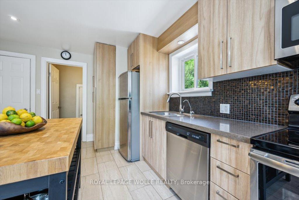 Photo 15 of 110 Wilhelm Street, Kitchener, Mount Hope Huron Park — HOMEH