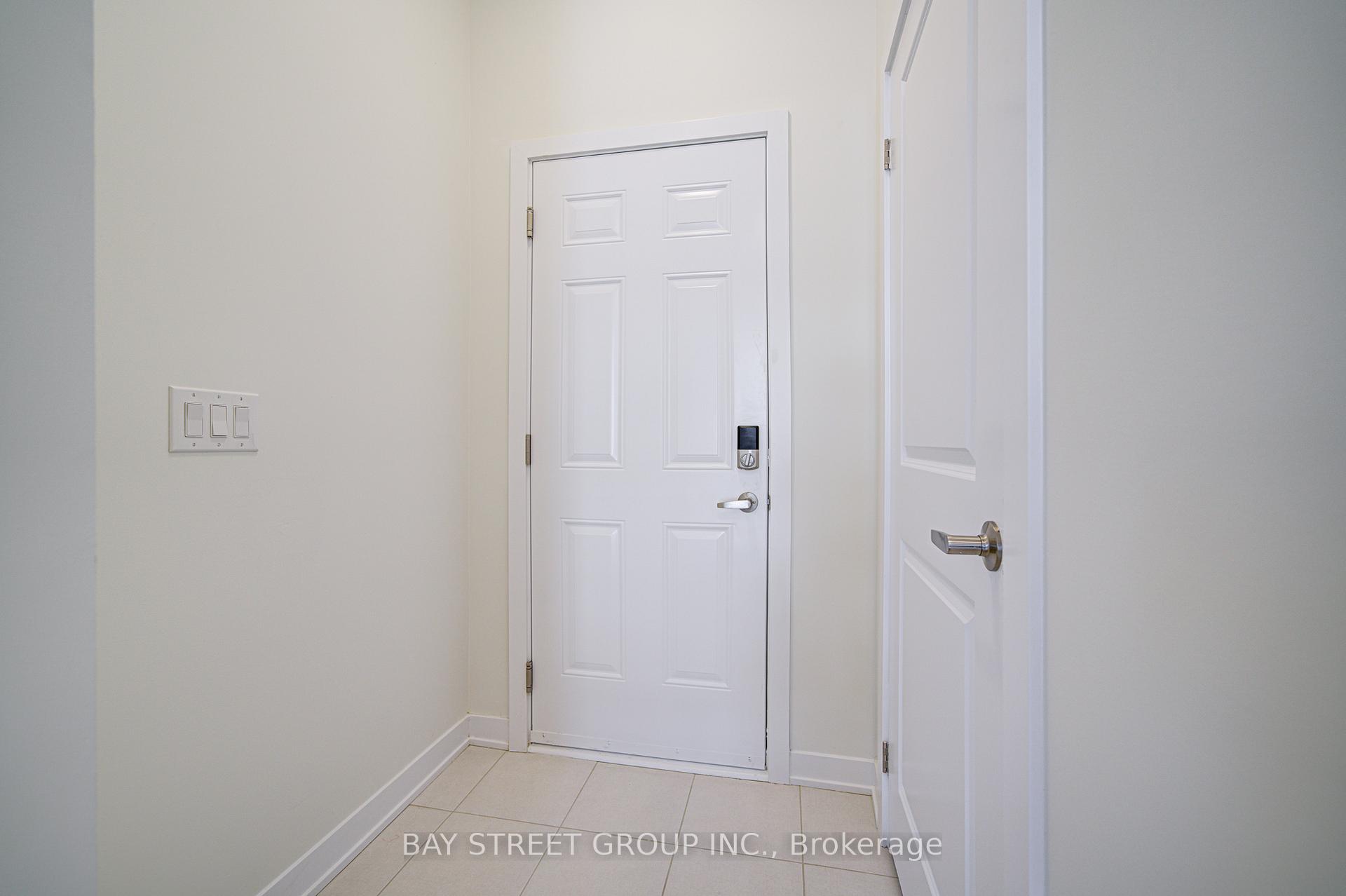 Photo 7 of 61 York Downs Boulevard, Markham, Angus Glen — HOMEH