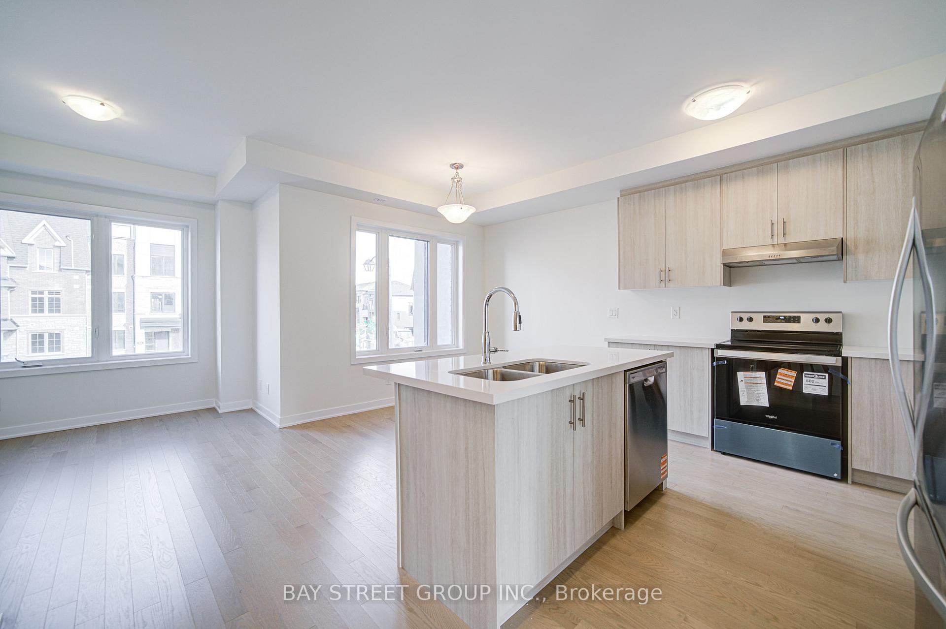Photo 11 of 61 York Downs Boulevard, Markham, Angus Glen — HOMEH