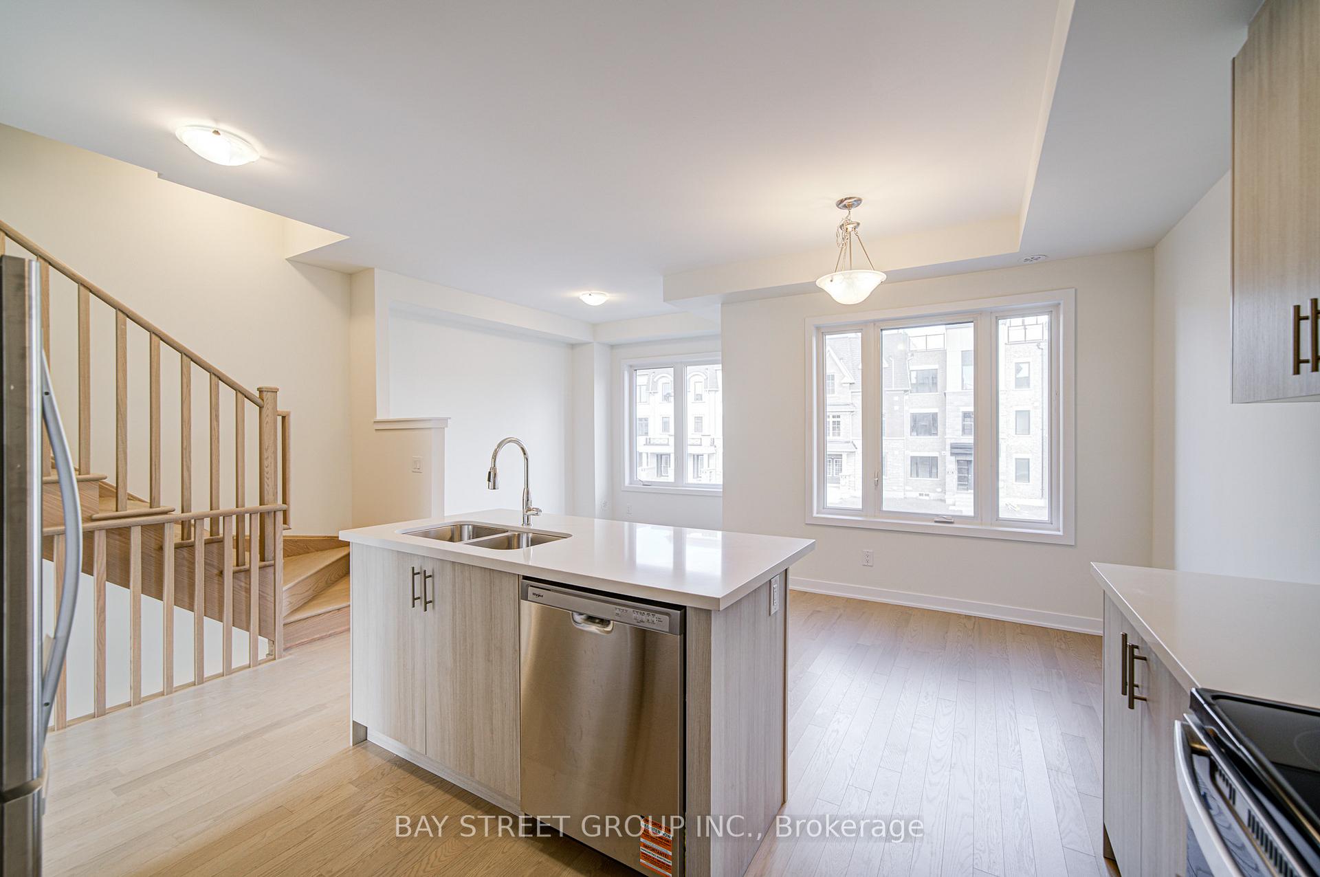 Photo 15 of 61 York Downs Boulevard, Markham, Angus Glen — HOMEH