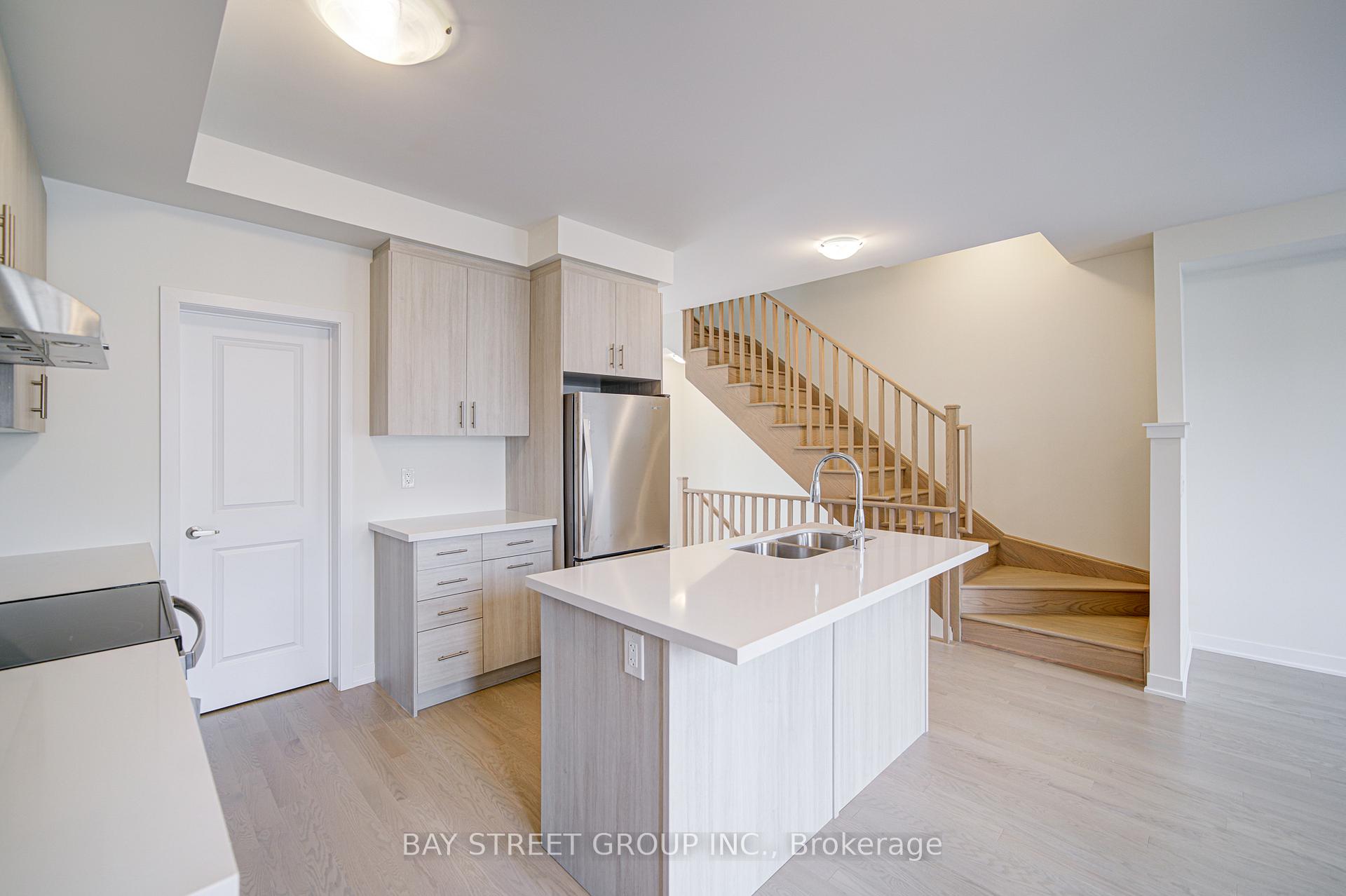 Photo 16 of 61 York Downs Boulevard, Markham, Angus Glen — HOMEH