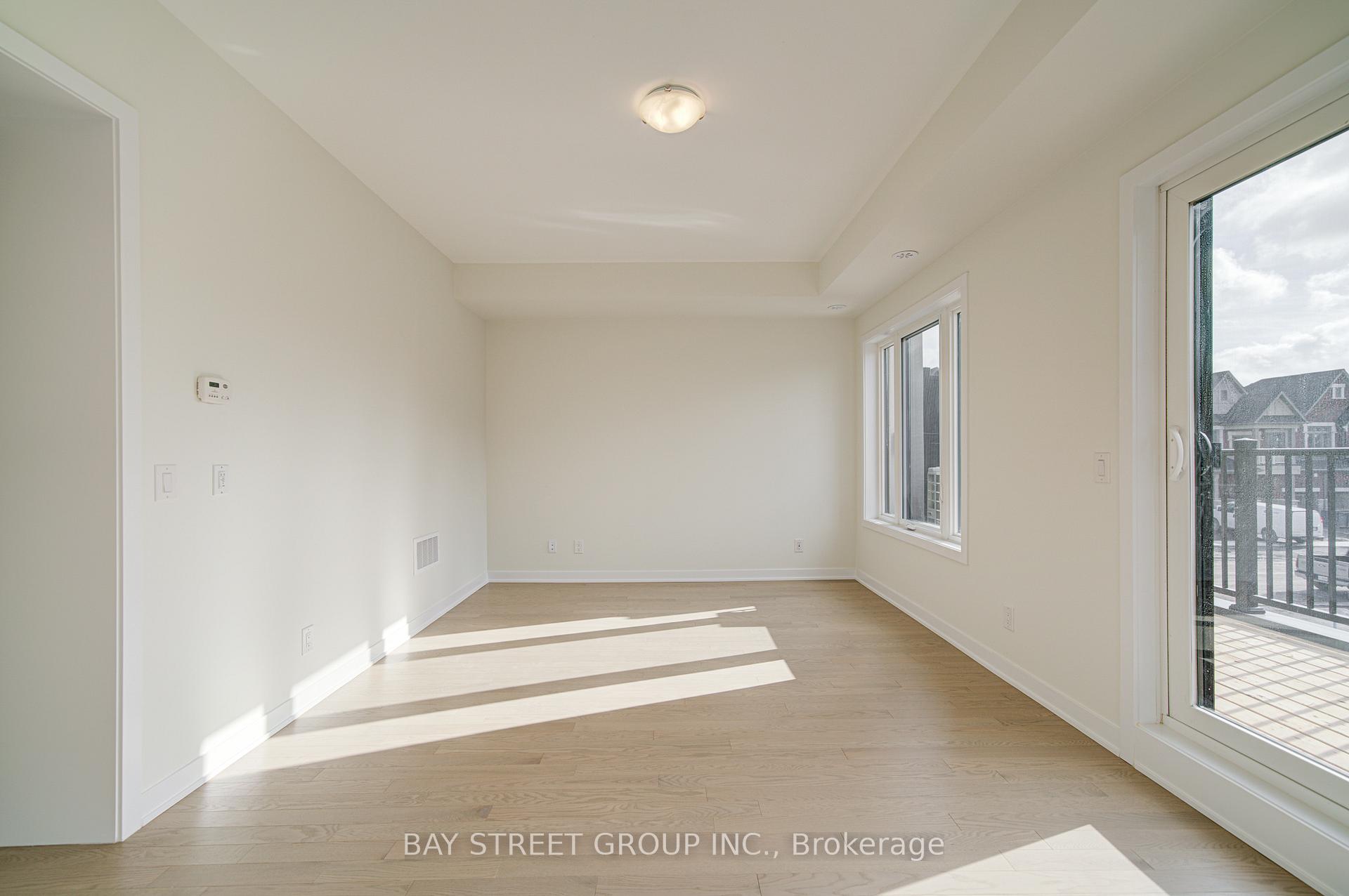 Photo 18 of 61 York Downs Boulevard, Markham, Angus Glen — HOMEH