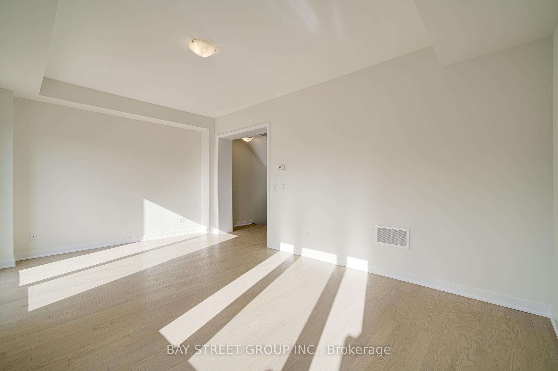 Photo 20 of 61 York Downs Boulevard, Markham, Angus Glen — HOMEH