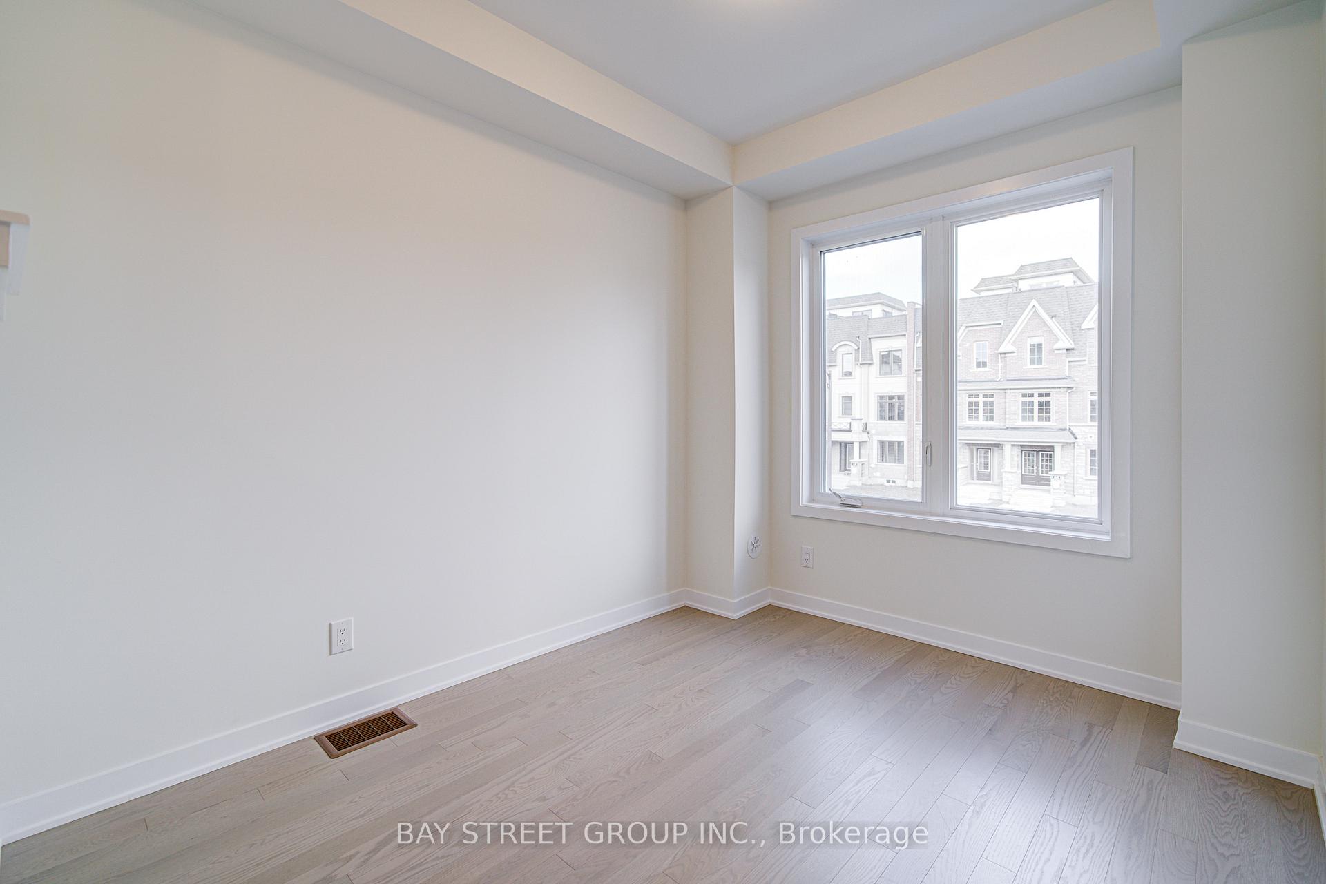 Photo 23 of 61 York Downs Boulevard, Markham, Angus Glen — HOMEH