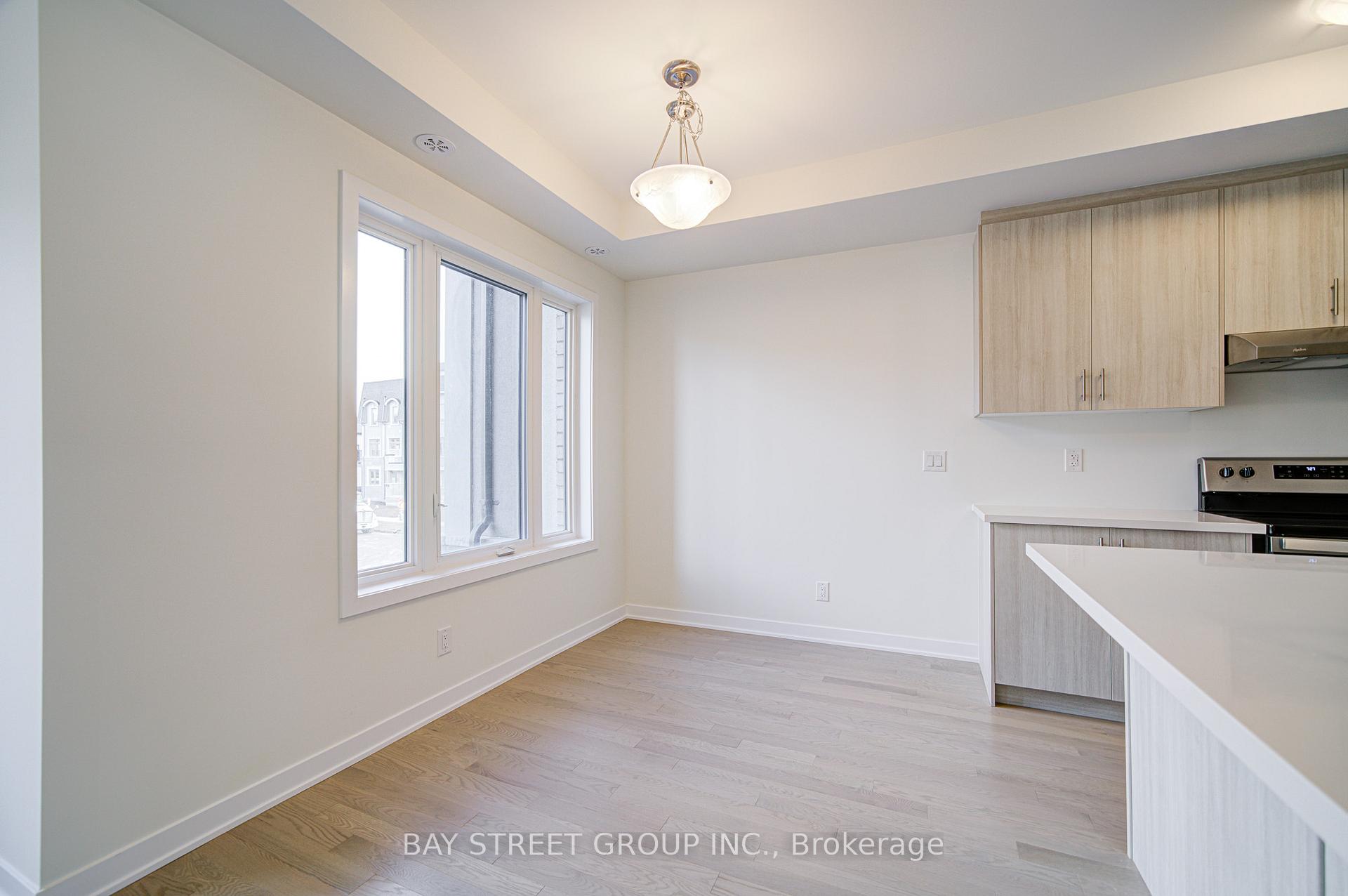 Photo 24 of 61 York Downs Boulevard, Markham, Angus Glen — HOMEH