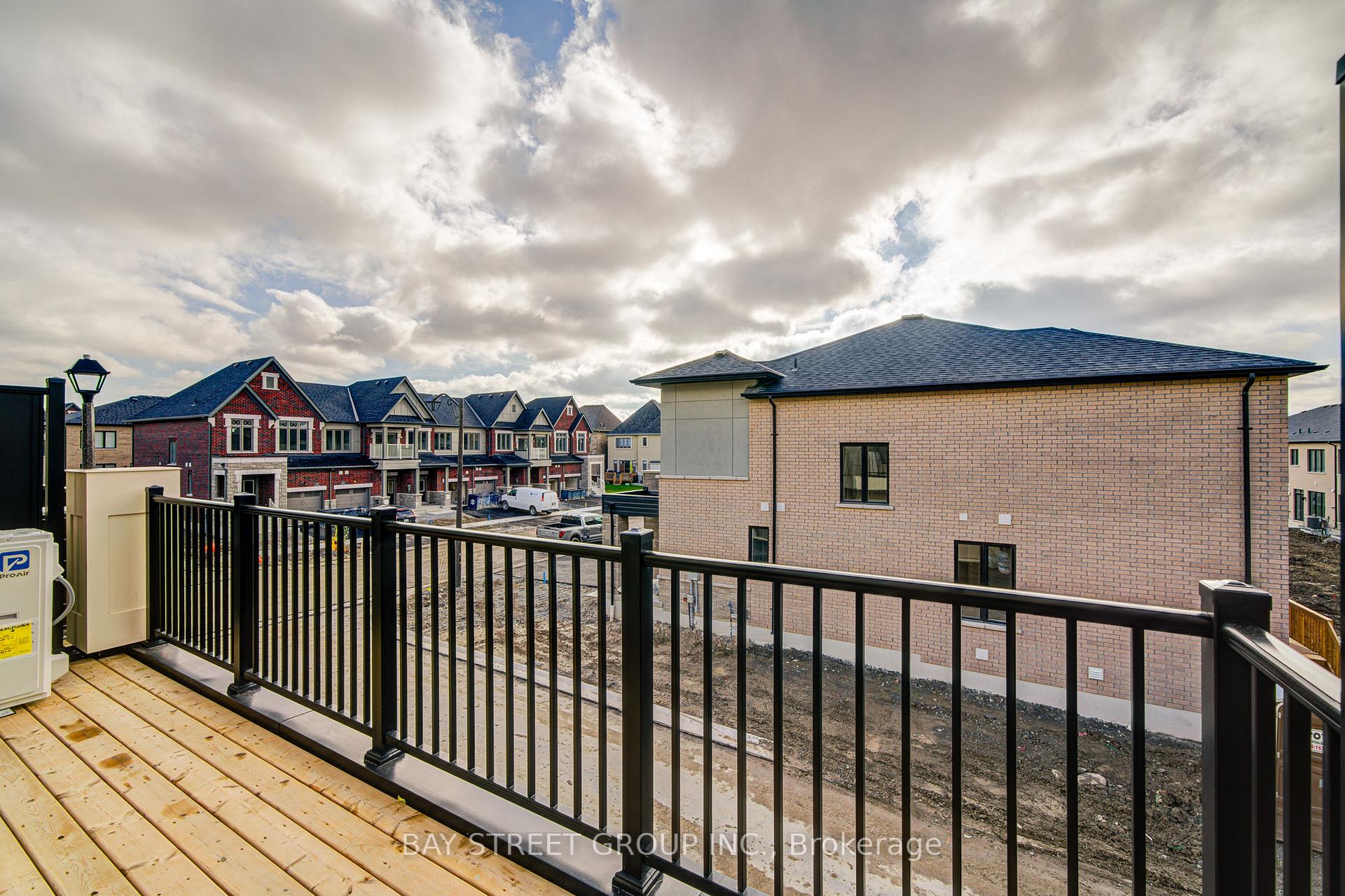 Photo 36 of 61 York Downs Boulevard, Markham, Angus Glen — HOMEH