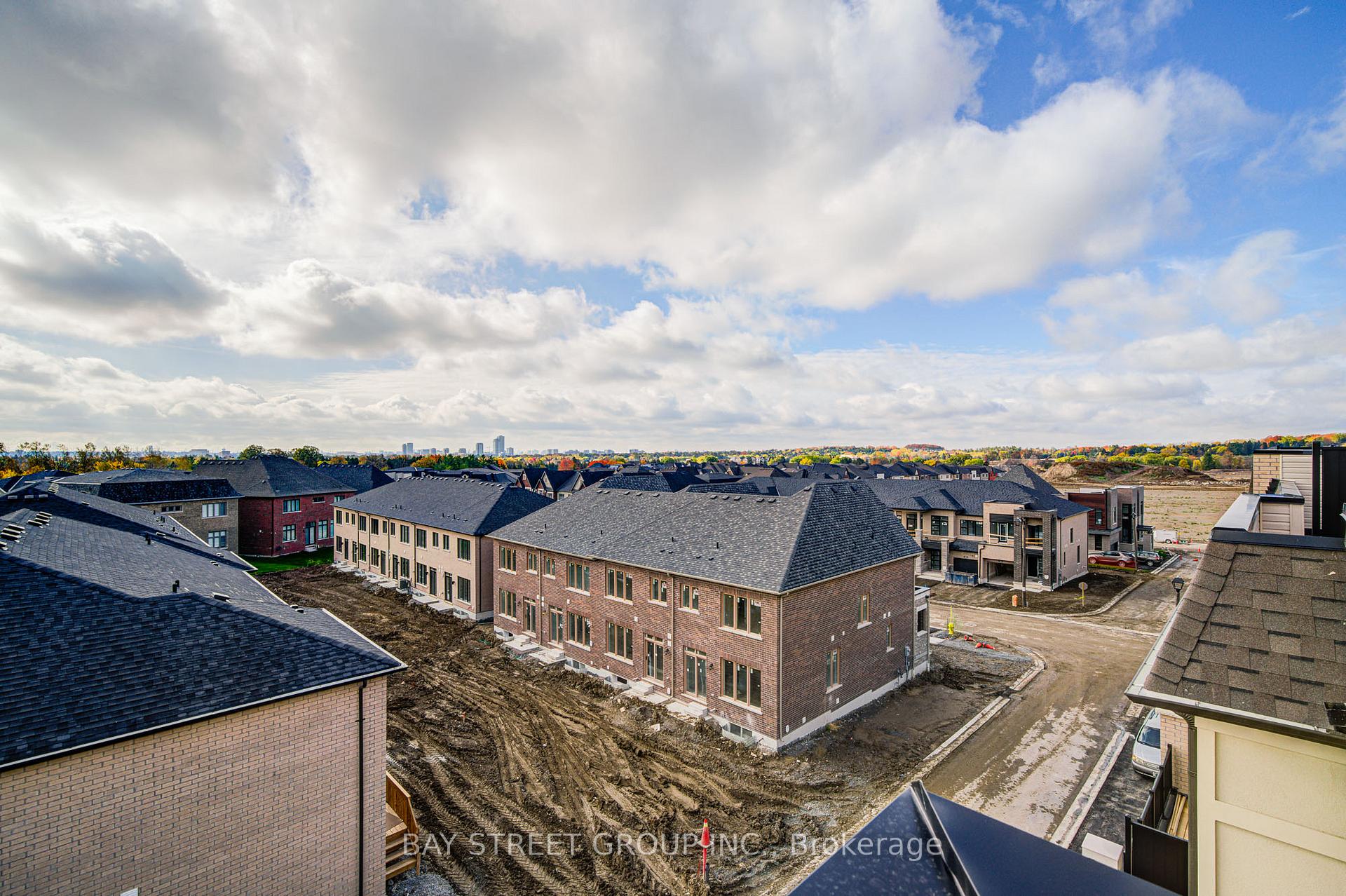 Photo 39 of 61 York Downs Boulevard, Markham, Angus Glen — HOMEH