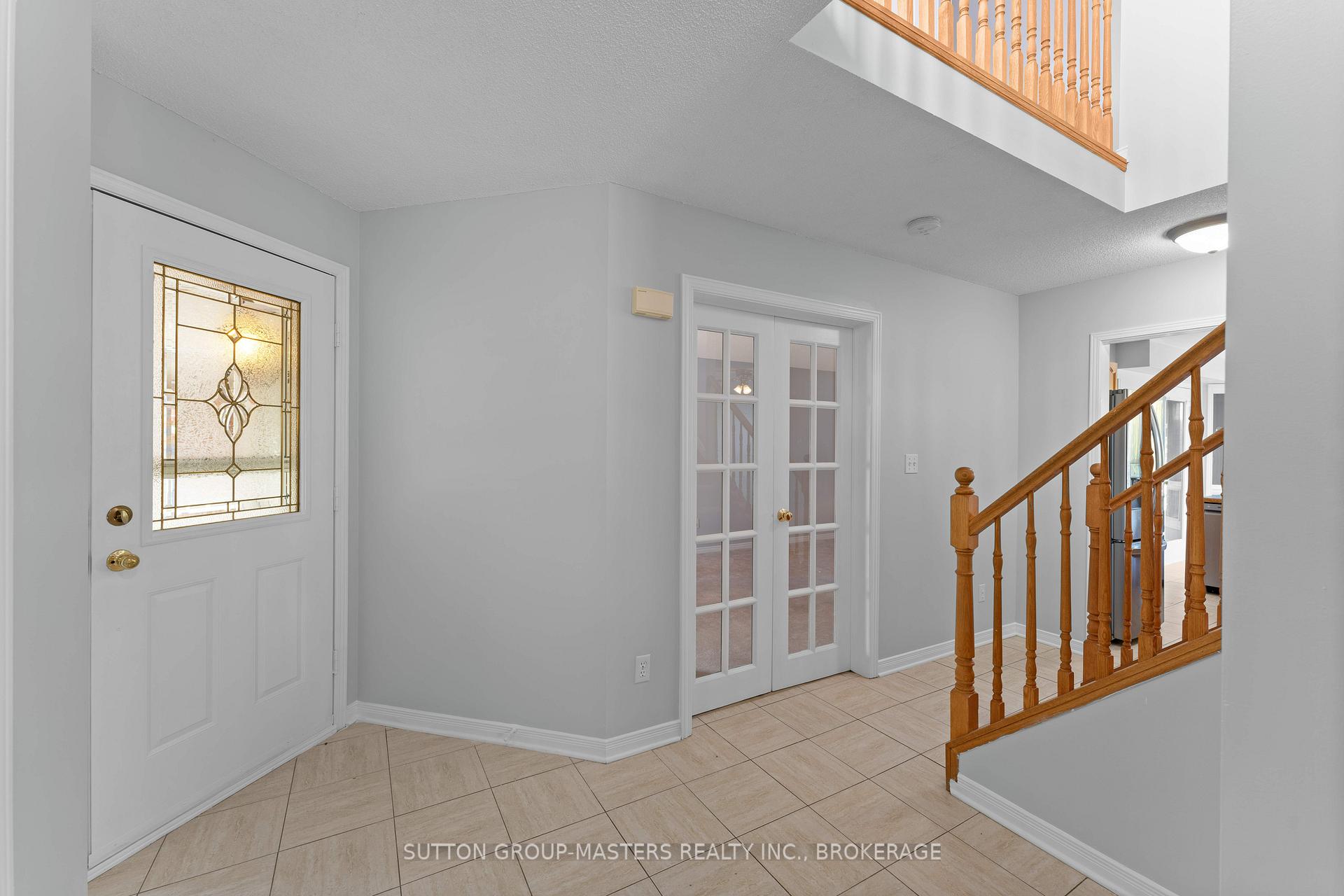 Photo 3 of 514 Barnsley Crescent, Kingston, City Southwest — HOMEH