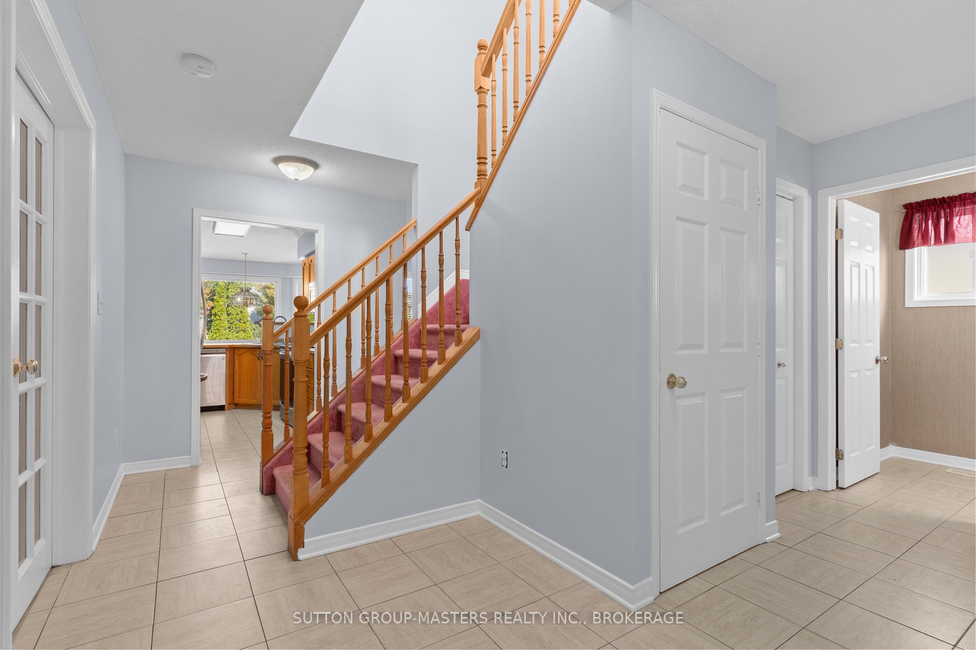 Photo 5 of 514 Barnsley Crescent, Kingston, City Southwest — HOMEH