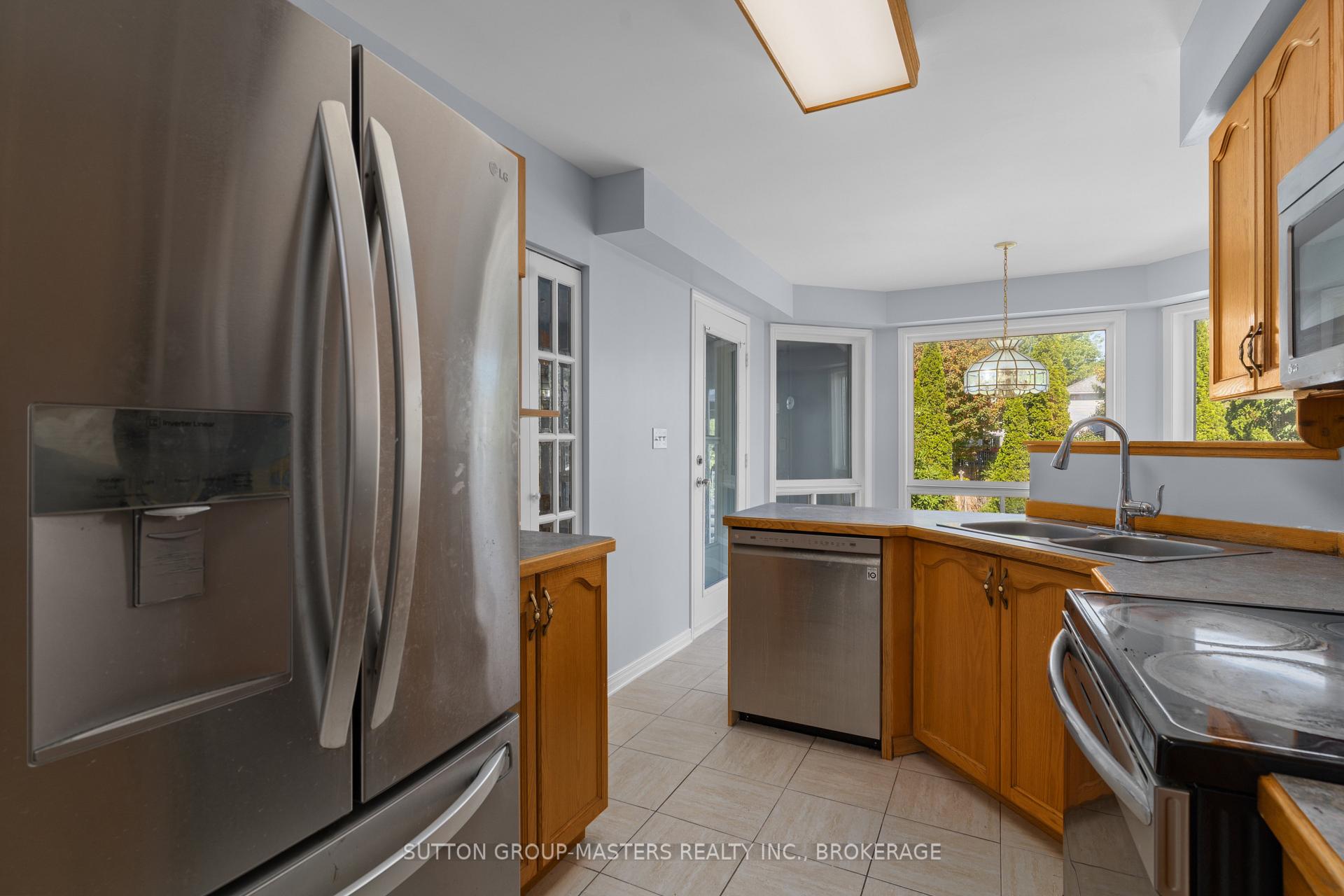 Photo 10 of 514 Barnsley Crescent, Kingston, City Southwest — HOMEH