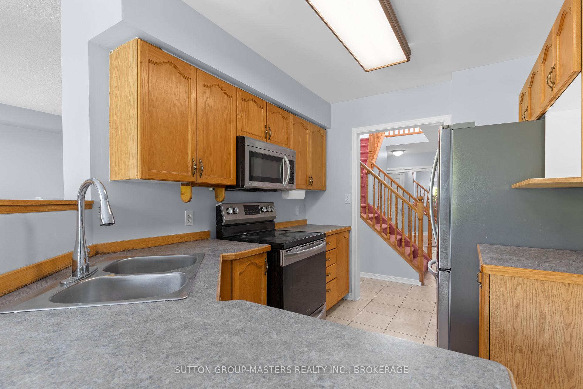 Photo 12 of 514 Barnsley Crescent, Kingston, City Southwest — HOMEH