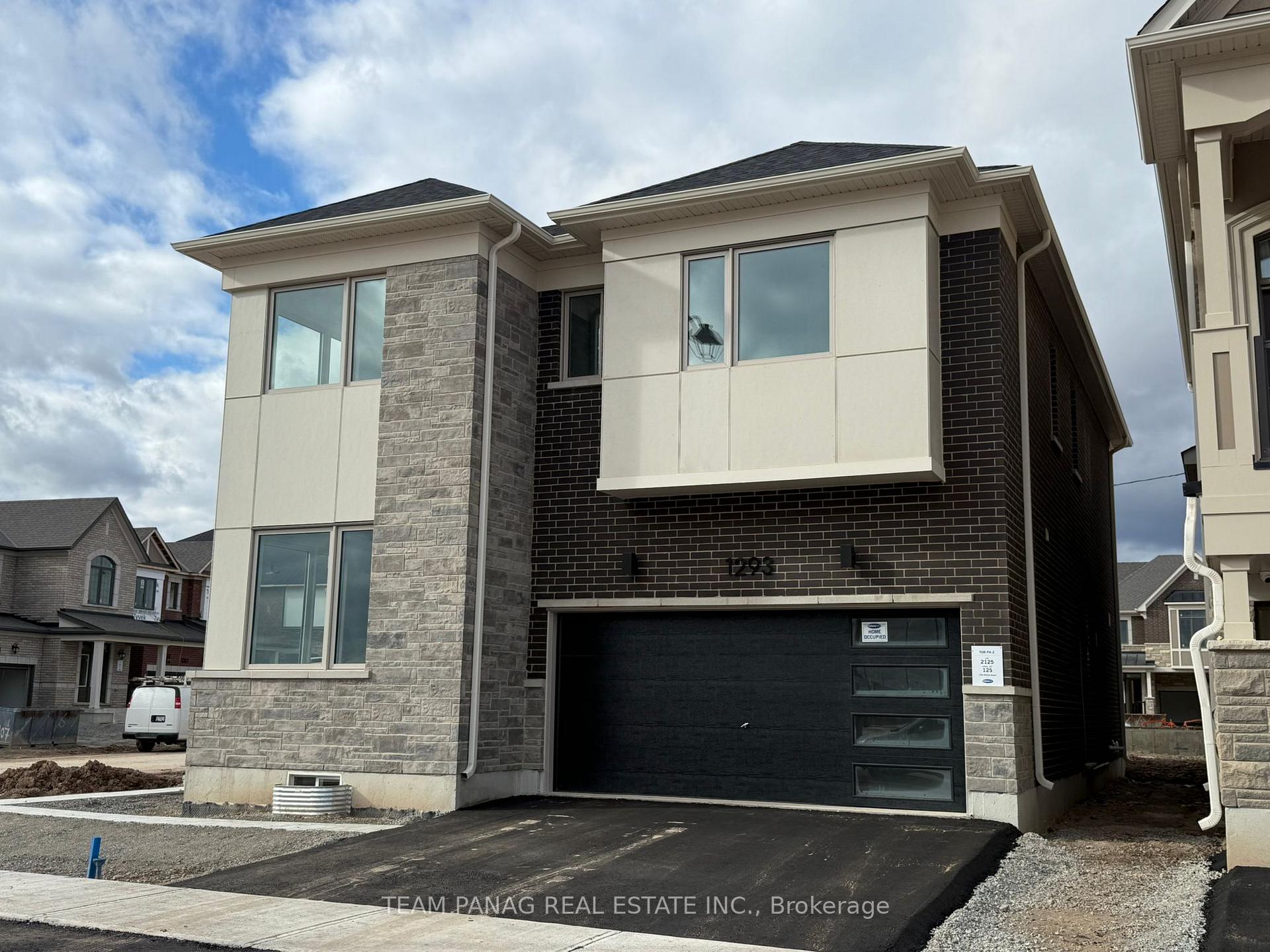 Photo 2 of 1293 Whitlock Avenue, Milton, Bowes — HOMEH